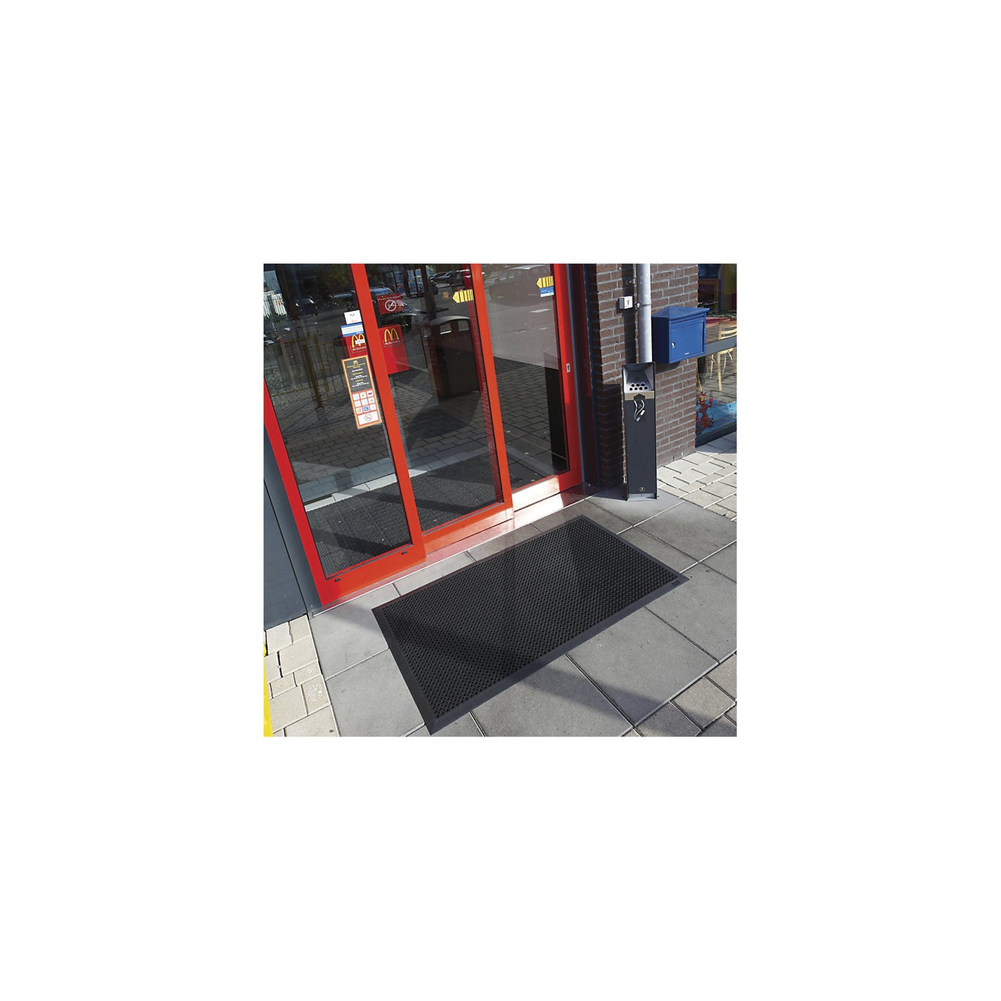 Entrance matting, suitable for wheelchairs, black, LxW 900 x 700 mm.