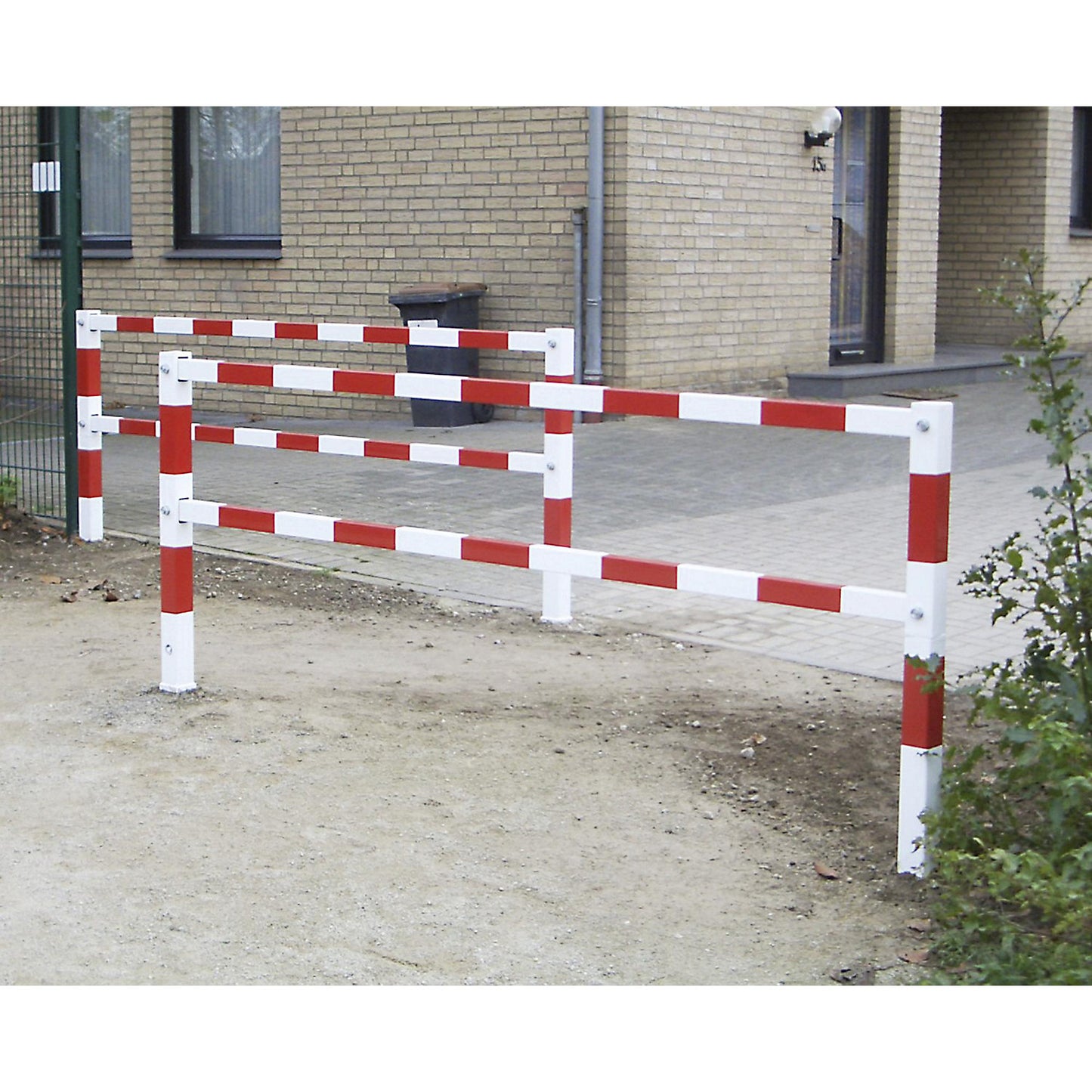 Gate barrier, 1 pair, width of each section 3000 mm.