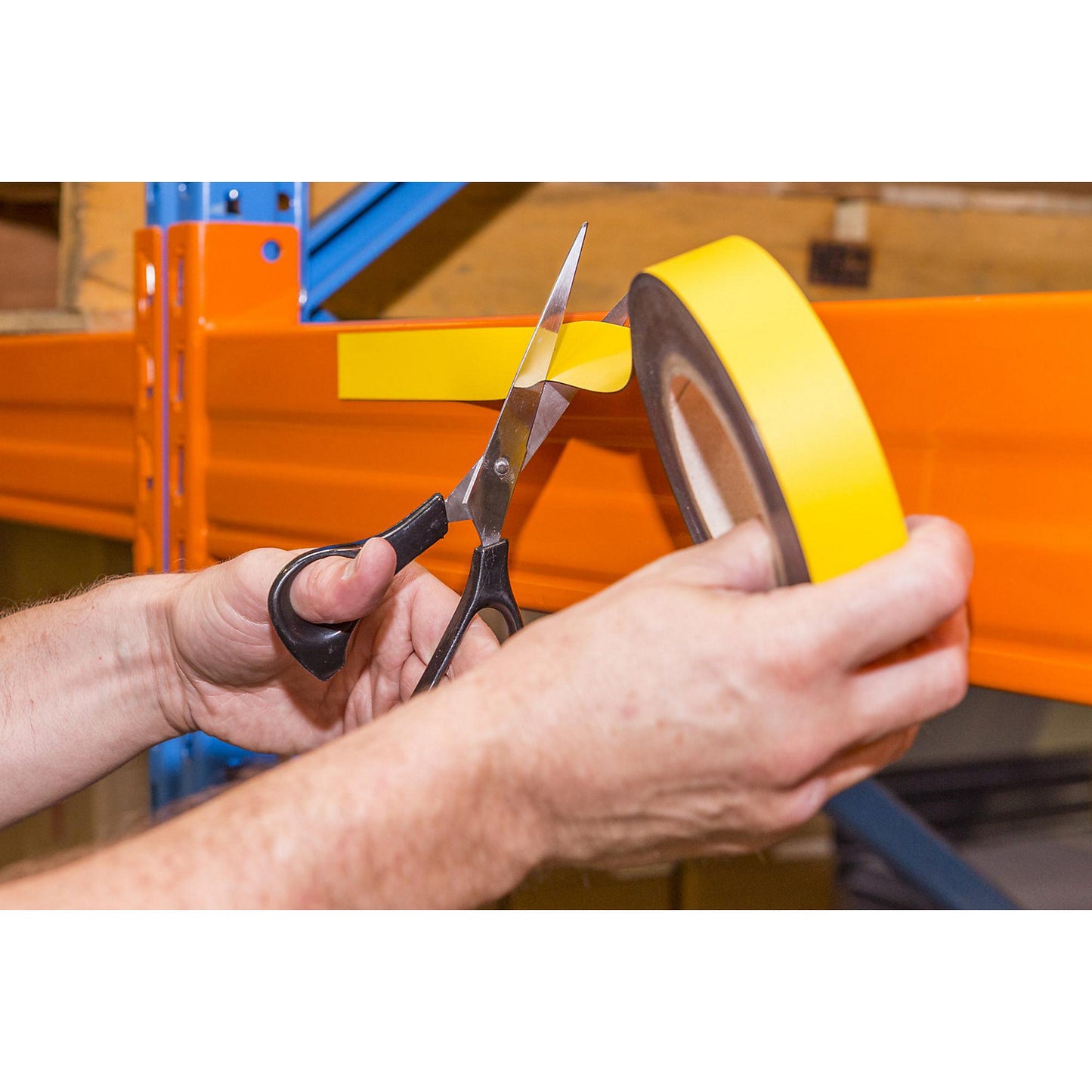Magnetic storage labels, sold by the roll, yellow, height 25 mm, roll length 10 m.