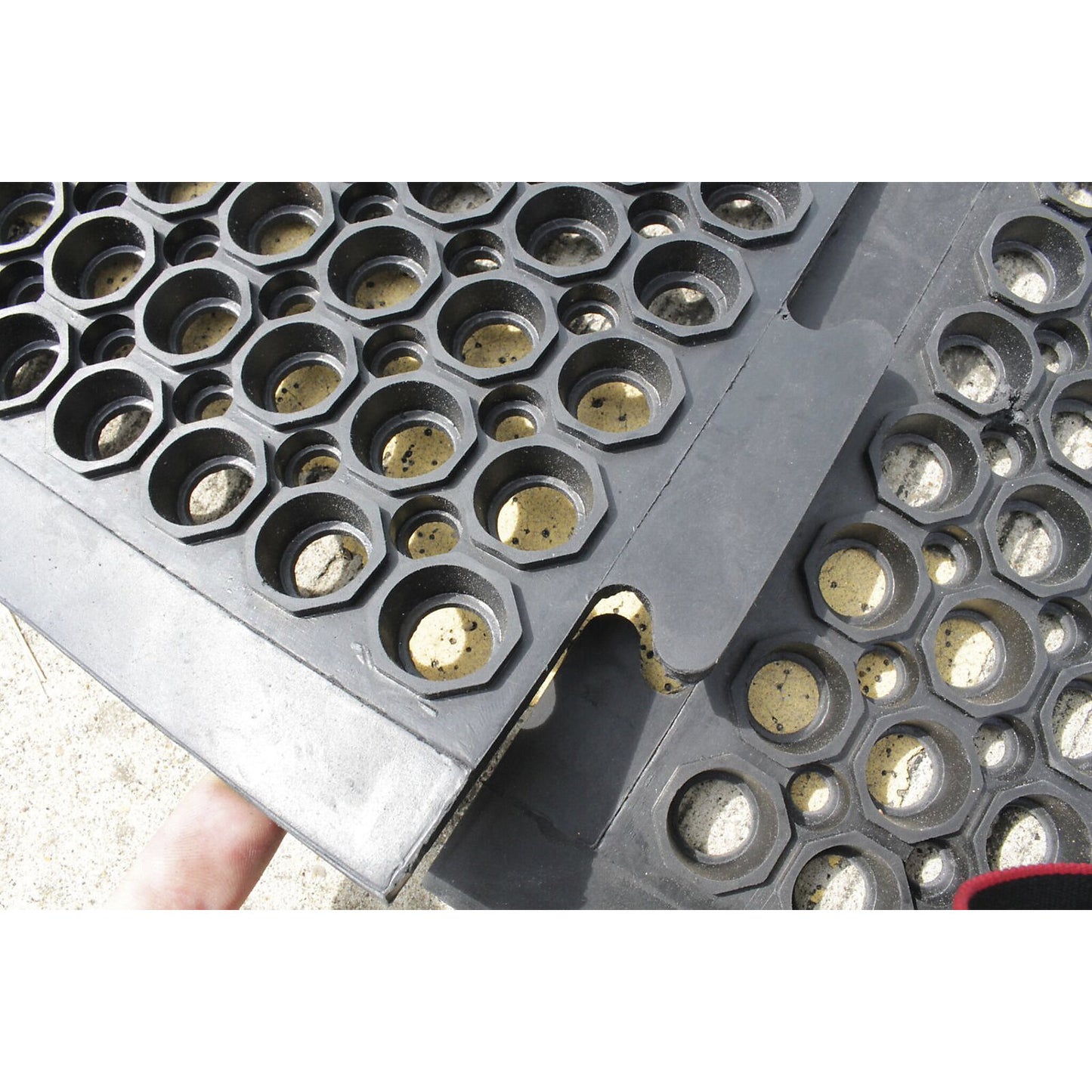 High Duty anti-fatigue matting, modular system, extends on one long side.