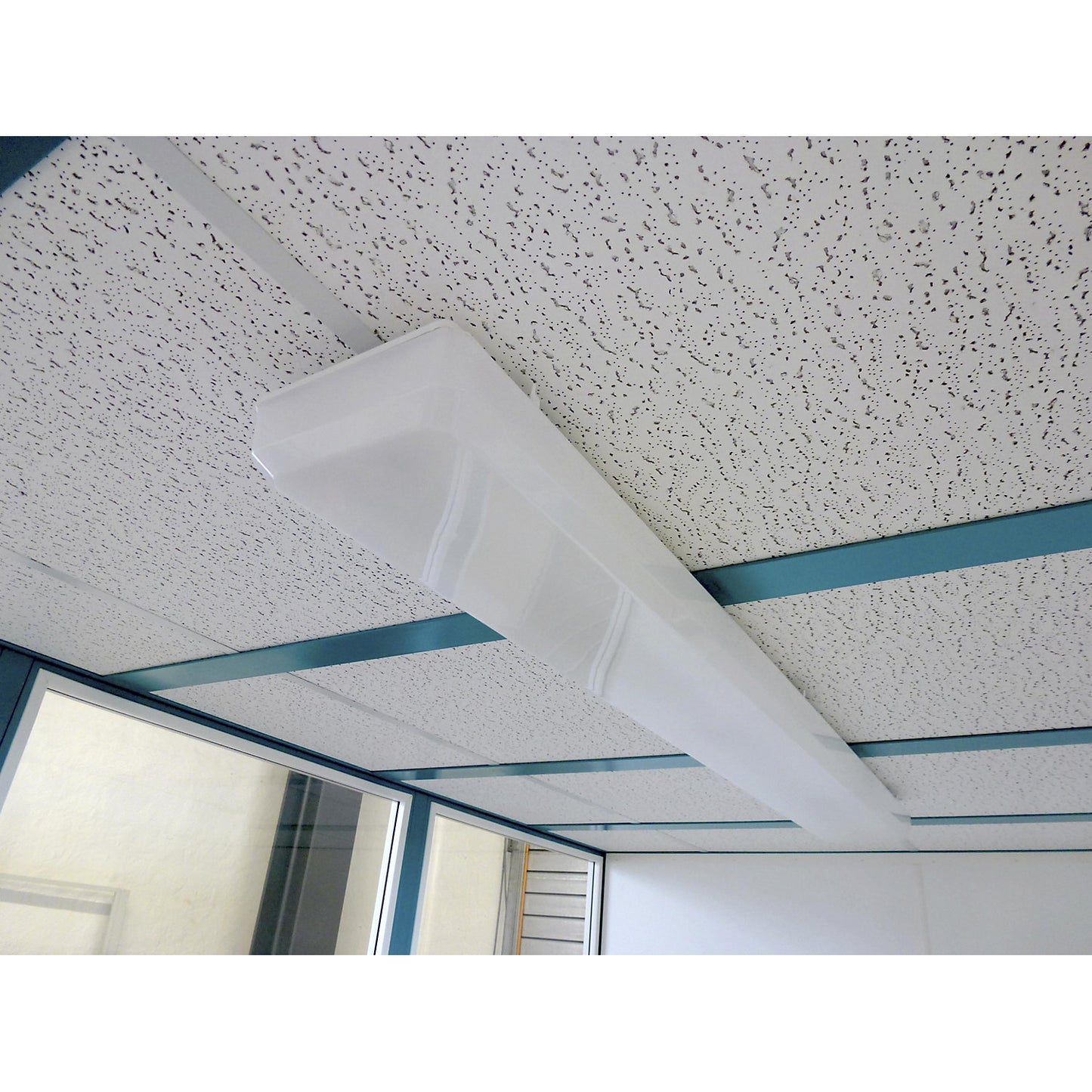 Double strip light, 2 x 58 W, length 1600 mm.