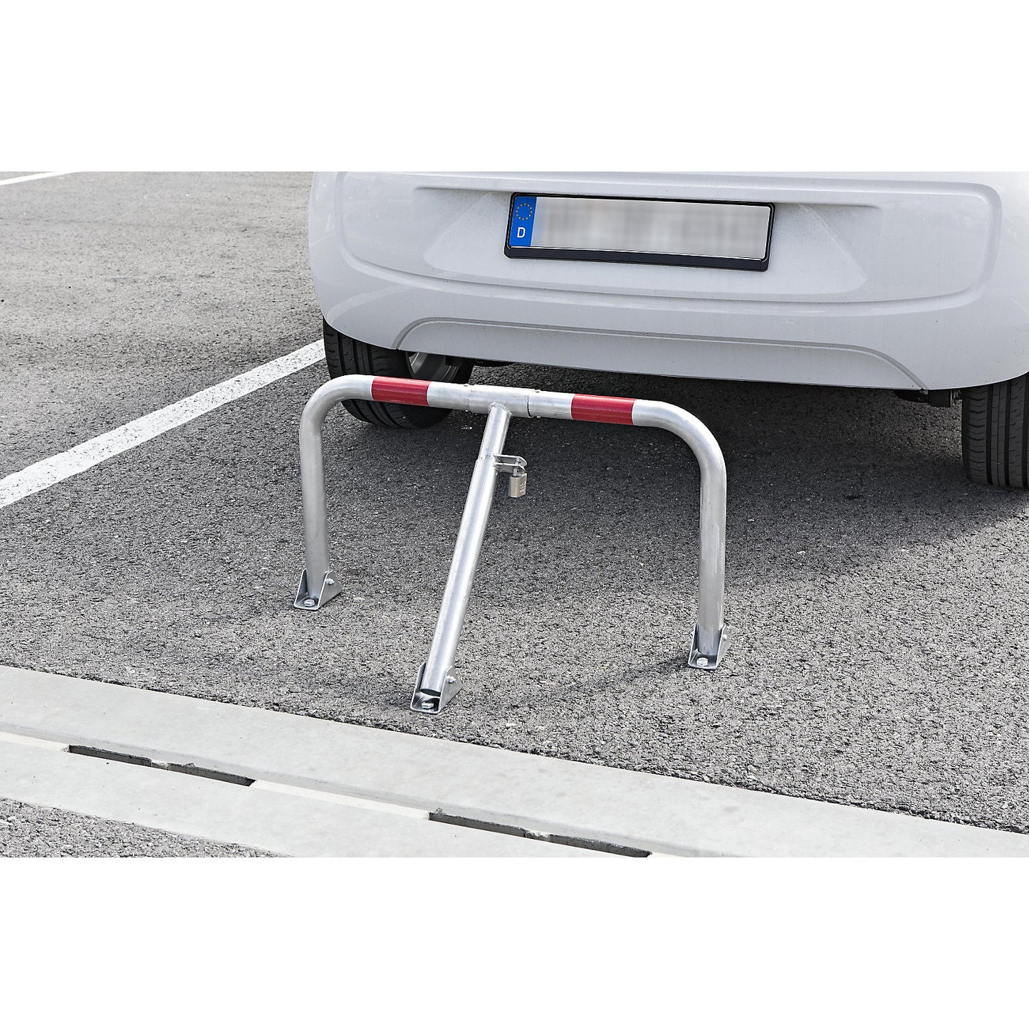Parking barrier with red reflective stripes, pipe diameter 40 mm, 1+ items.