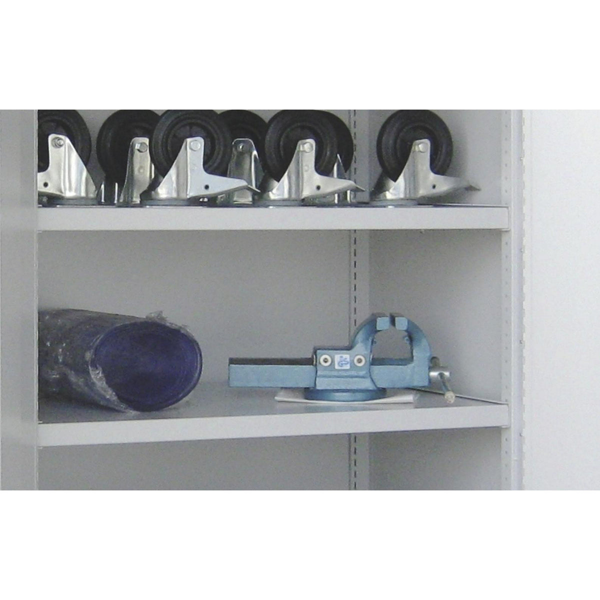 Shelf, powder coated, for heavy duty cupboard without centre partition, extra wide, grey.