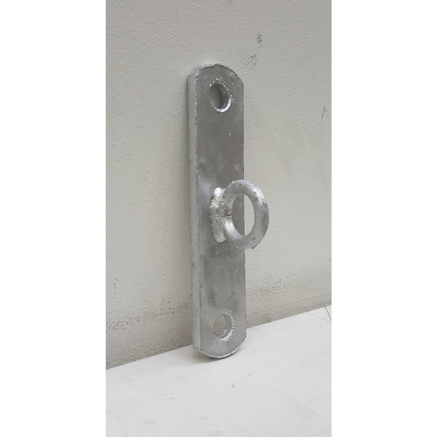 Chain eyelet, for wall mounting, hot dip galvanised.