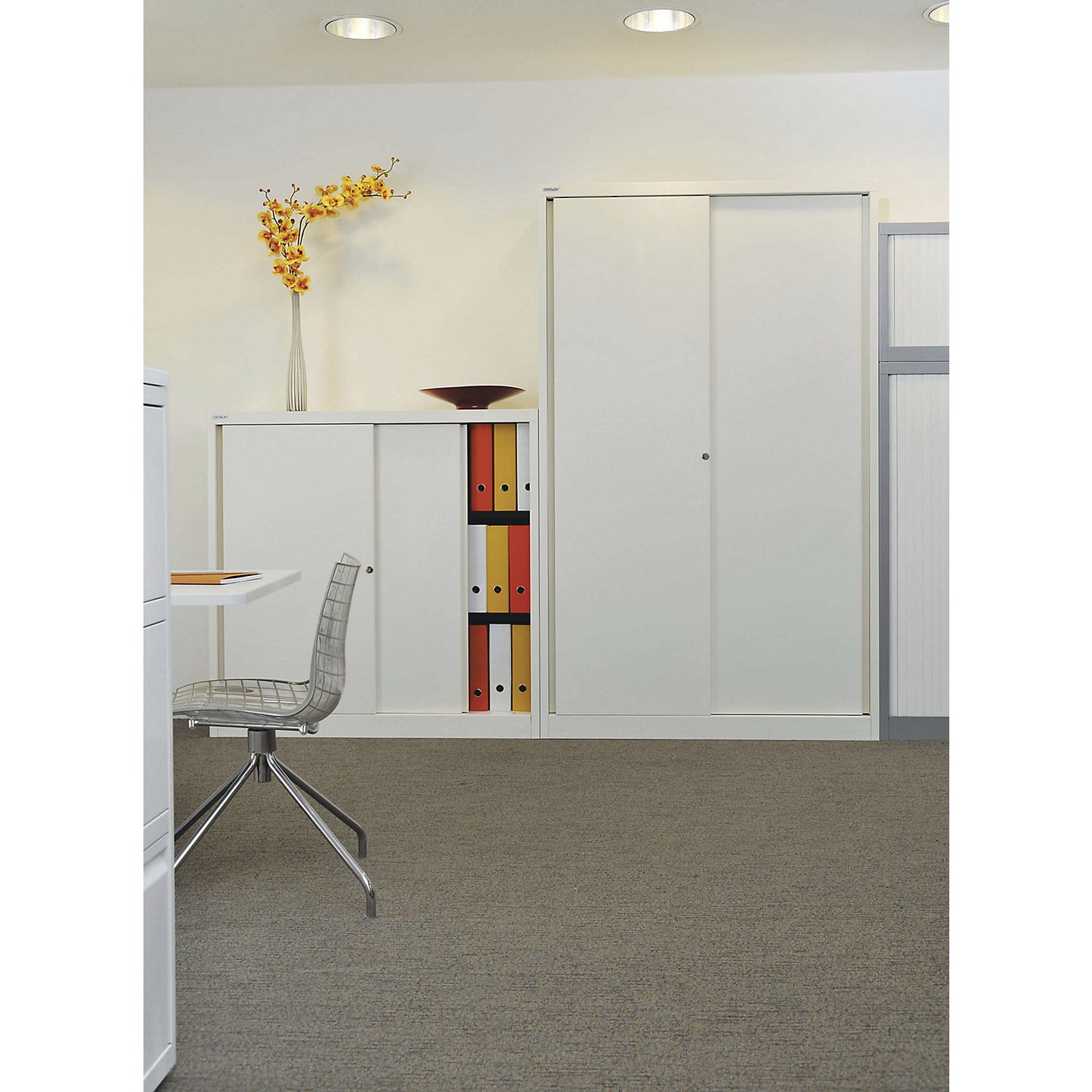 ECO sliding door cupboard, 2 shelves, 3 file heights, light grey.