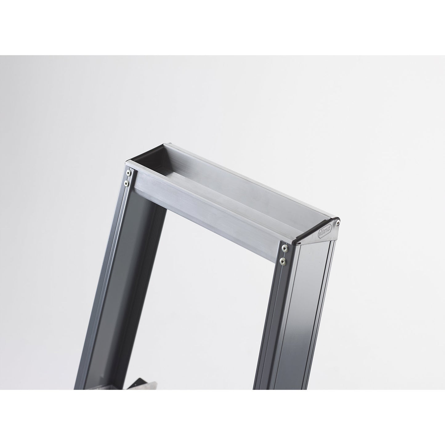 Aluminium step ladder, single sided access, with storage tray, 4 steps, working height 2950 mm.