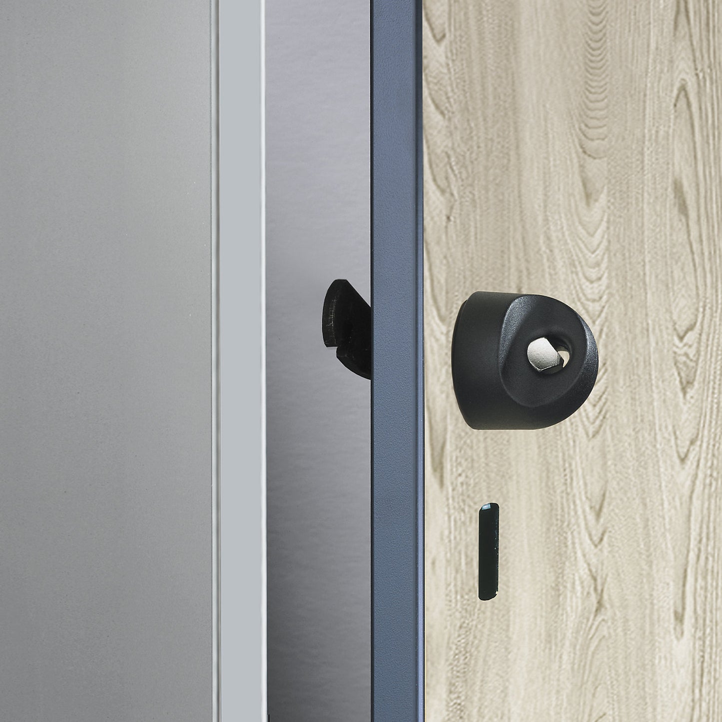 Security rotary bolt, for padlock, with lock bar thickness 6 - 8 mm.