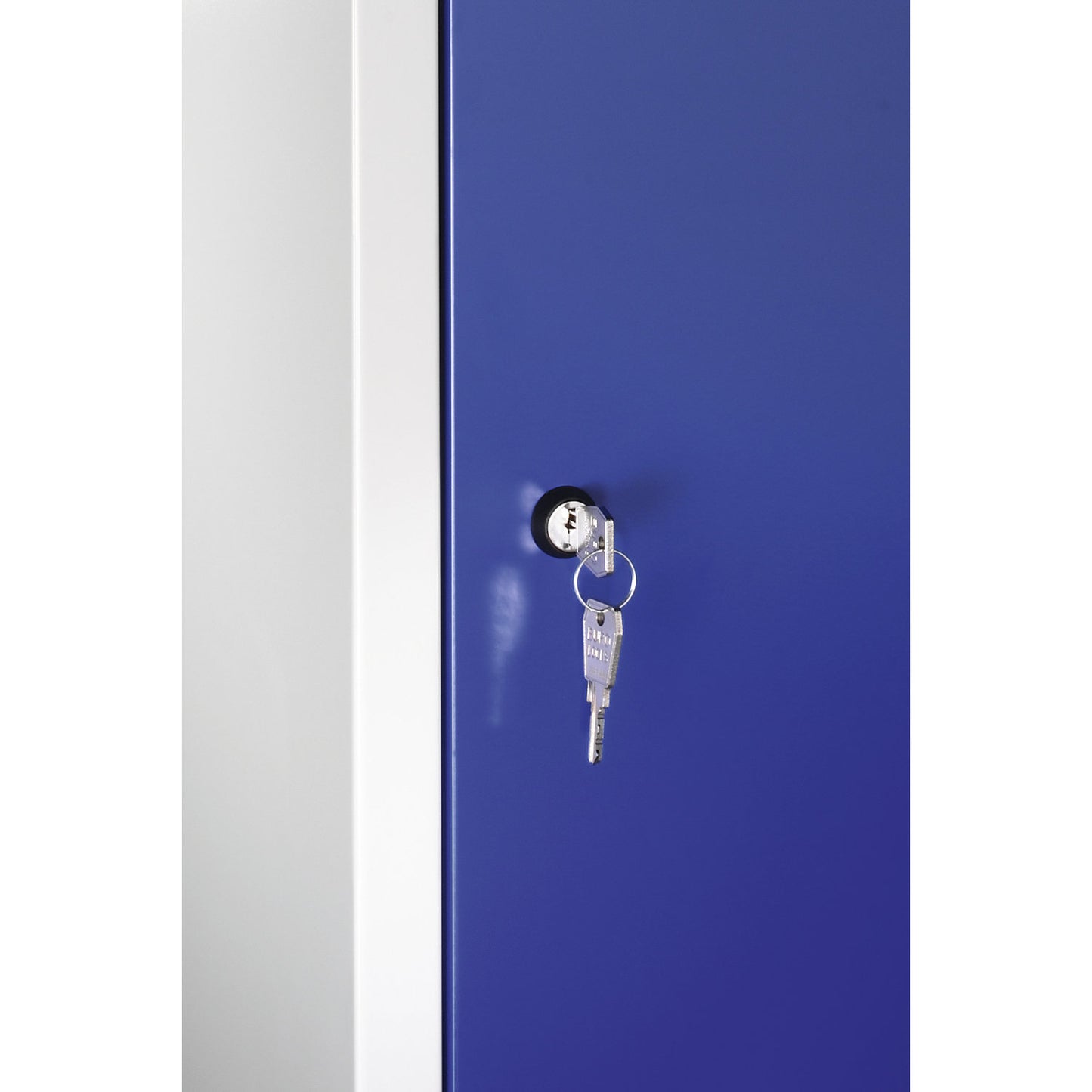 Cylinder lock, extra cost per compartment, for cloakroom lockers.