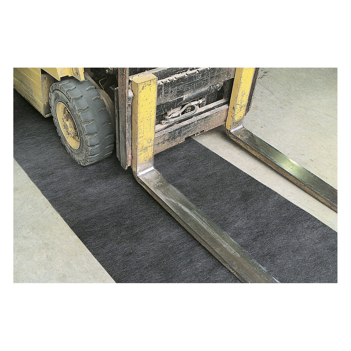 TRAFFIC MAT® absorbent sheeting runner, universal version, length 91 m, width 610 mm.