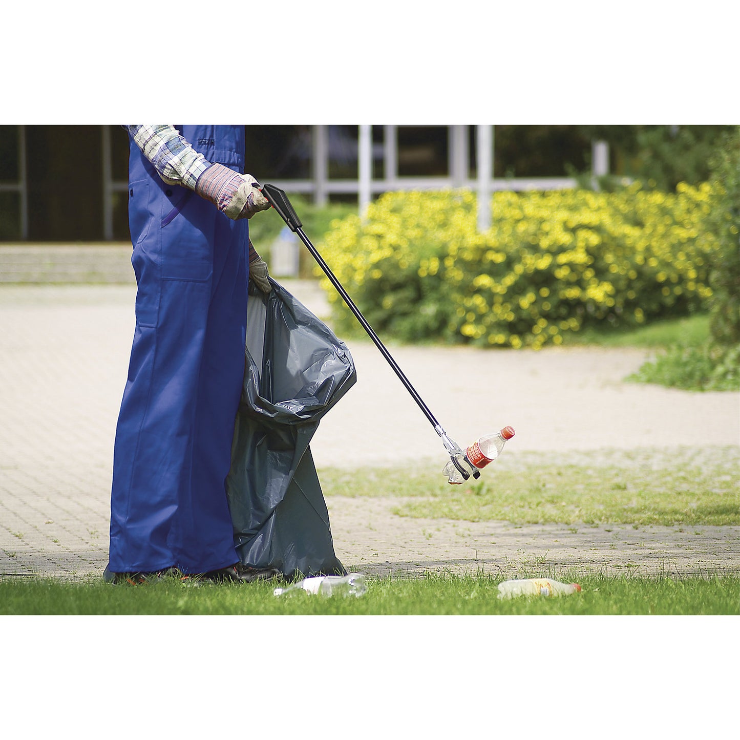 Waste collection device, grabber, plastic coated, pack of 2, overall length 920 mm.