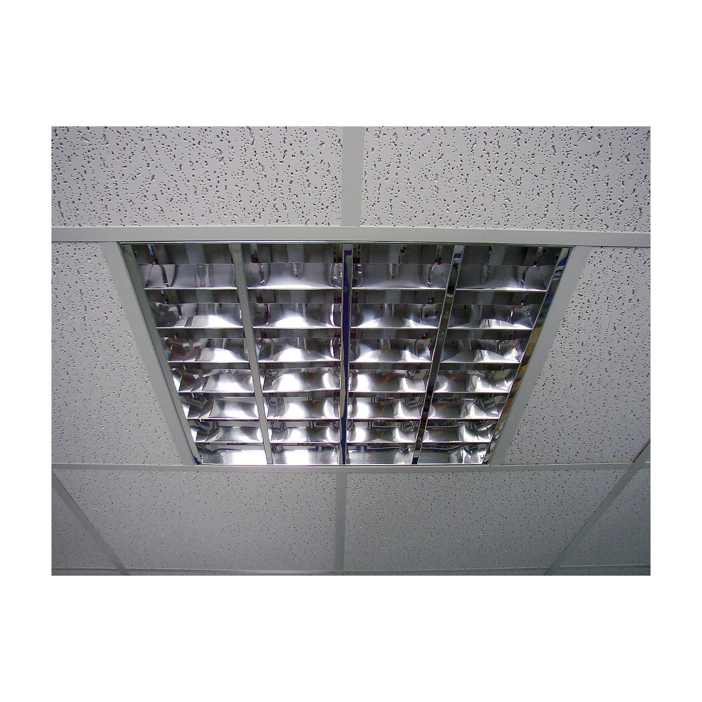 BAP fitted grid light, power 4 x 18 W, LxW 625 x 625 mm, extra cost.