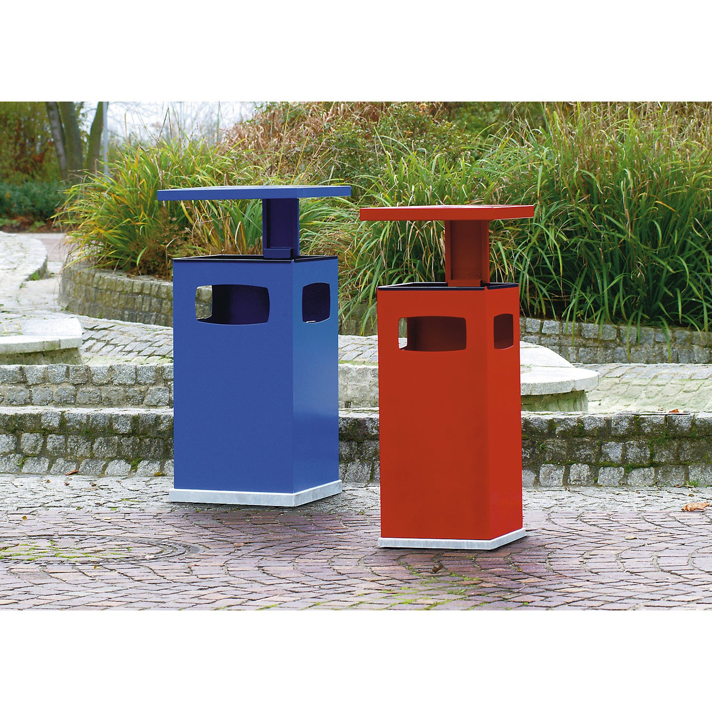 Waste collector with ashtray insert and protective cover, capacity 38 l, WxHxD 395 x 910 x 395 mm, flame red.
