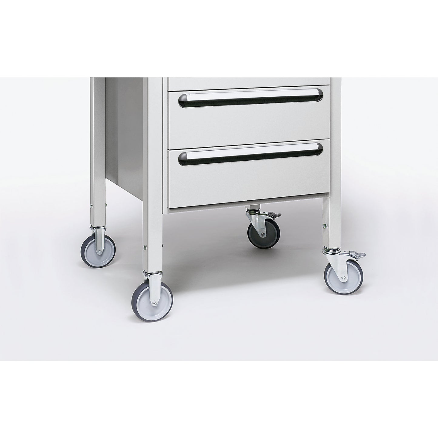 Wheel set, overall height 150 mm, can be fitted at a later stage.
