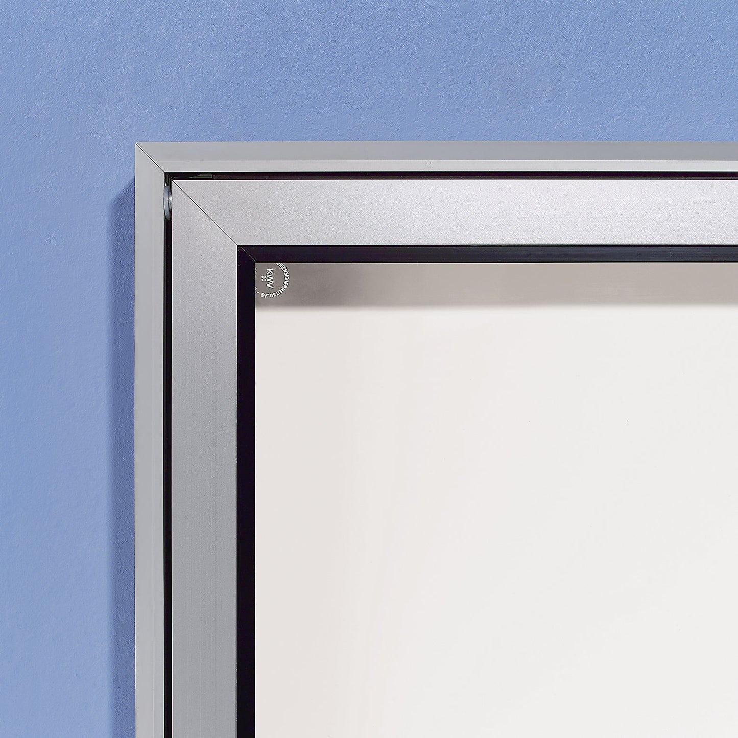 Display case, aluminium frame, for indoor and outdoor use, capacity 4 x A4 sheets, HxWxD 710 x 530 x 50 mm, square frame corners.