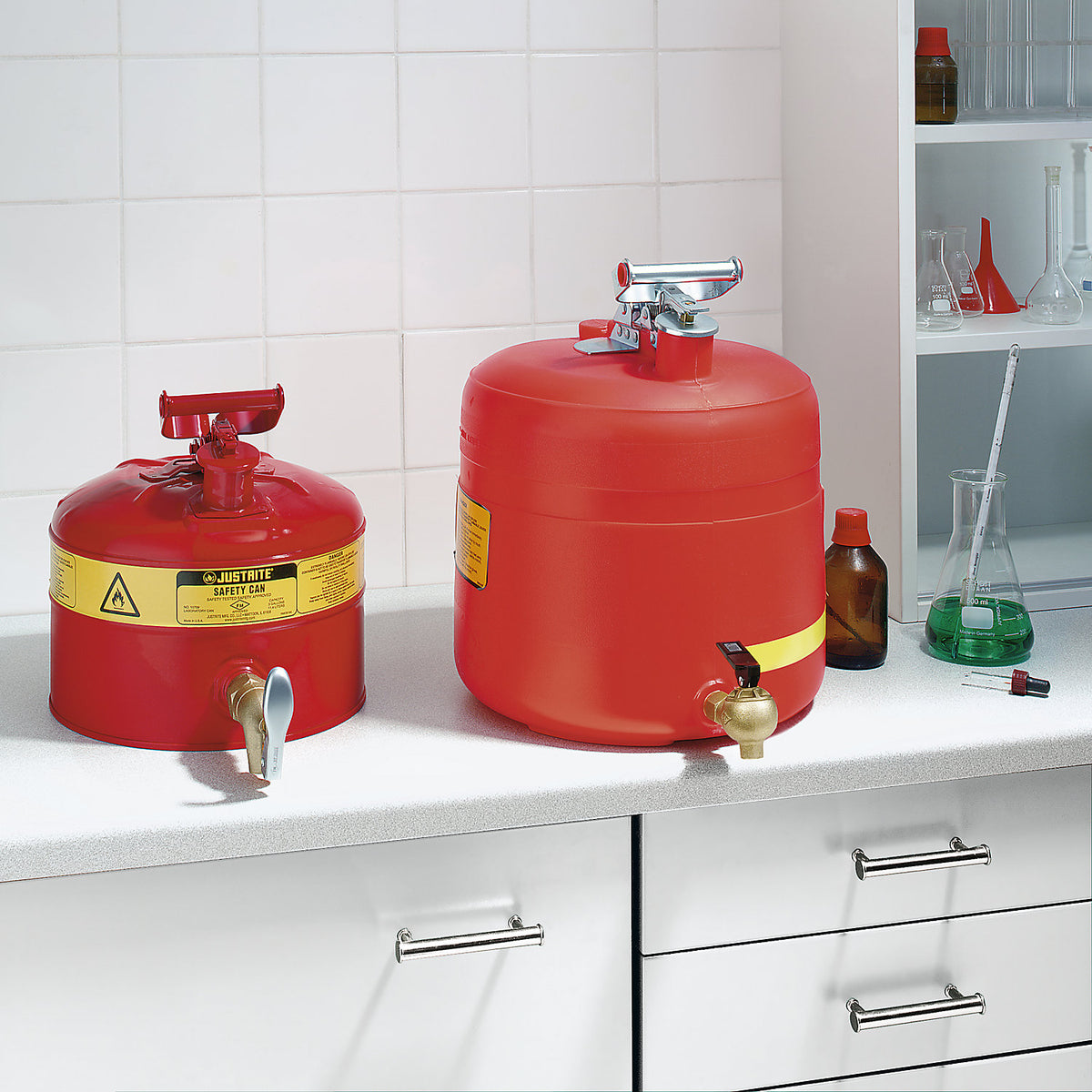 Safety dispenser with tap, sheet steel, capacity 19 l, painted red.