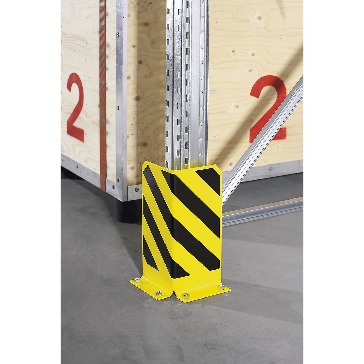 Collision protection, steel, L-profile, wall thickness 6 mm, height 400 mm.