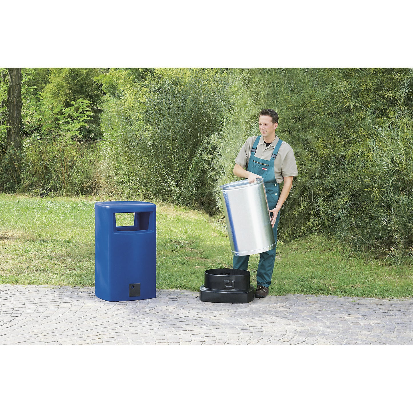 Plastic waste collector for outdoor use, capacity 80 l, WxHxD 530 x 950 x 530 mm, grey.