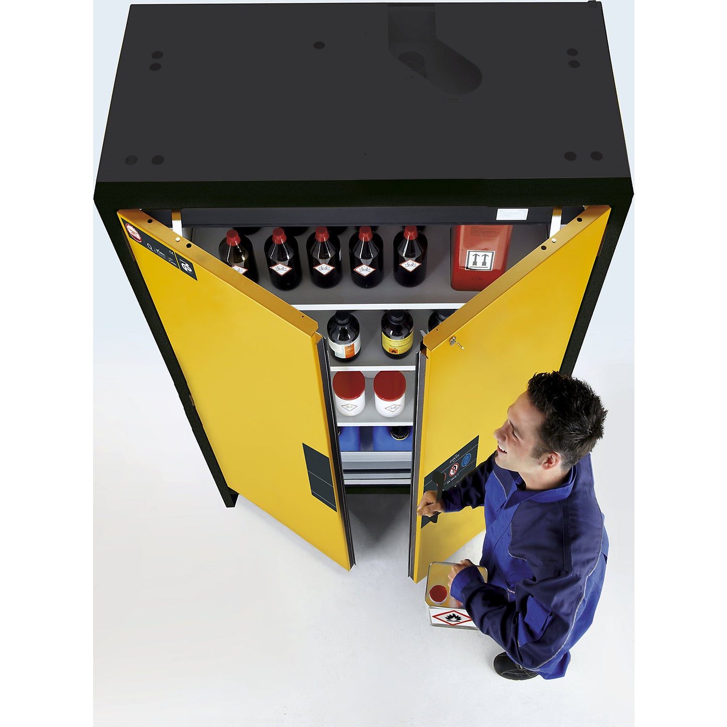 Fire resistant hazardous goods storage cupboard type 90, semi-automatic, with 3 shelves, door colour yellow.