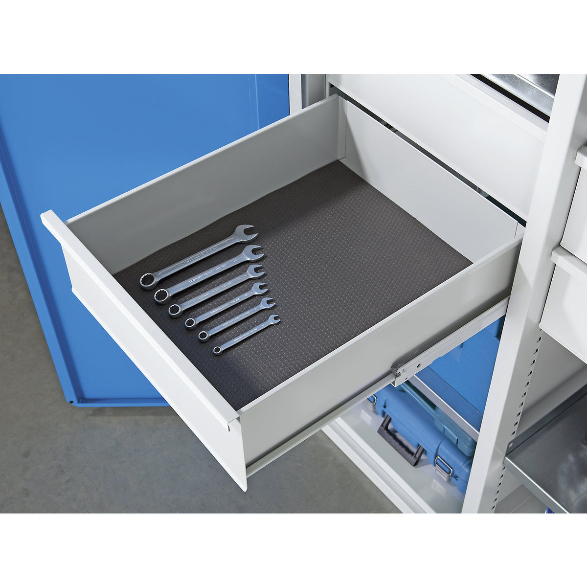Non-slip mat, internal WxD 450 x 540 mm, for drawer.