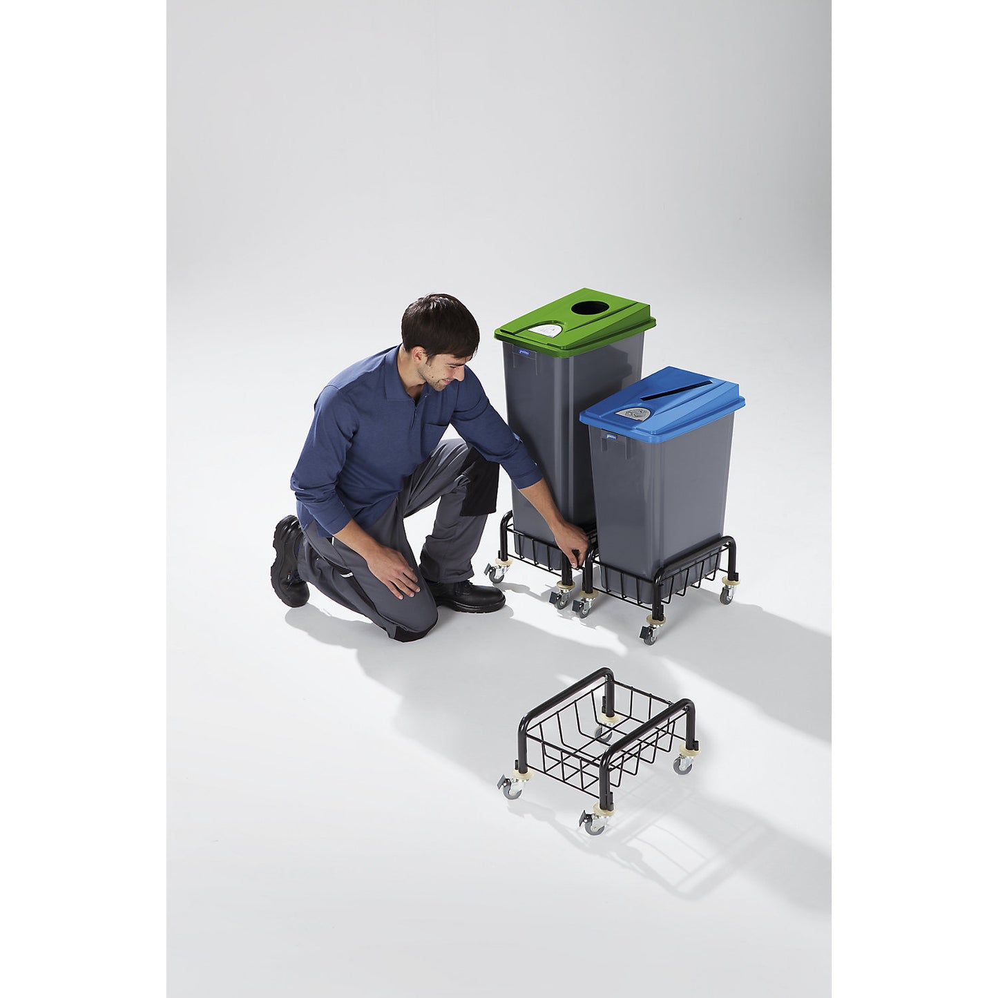 Robust recyclable waste collector, 60 l, green.