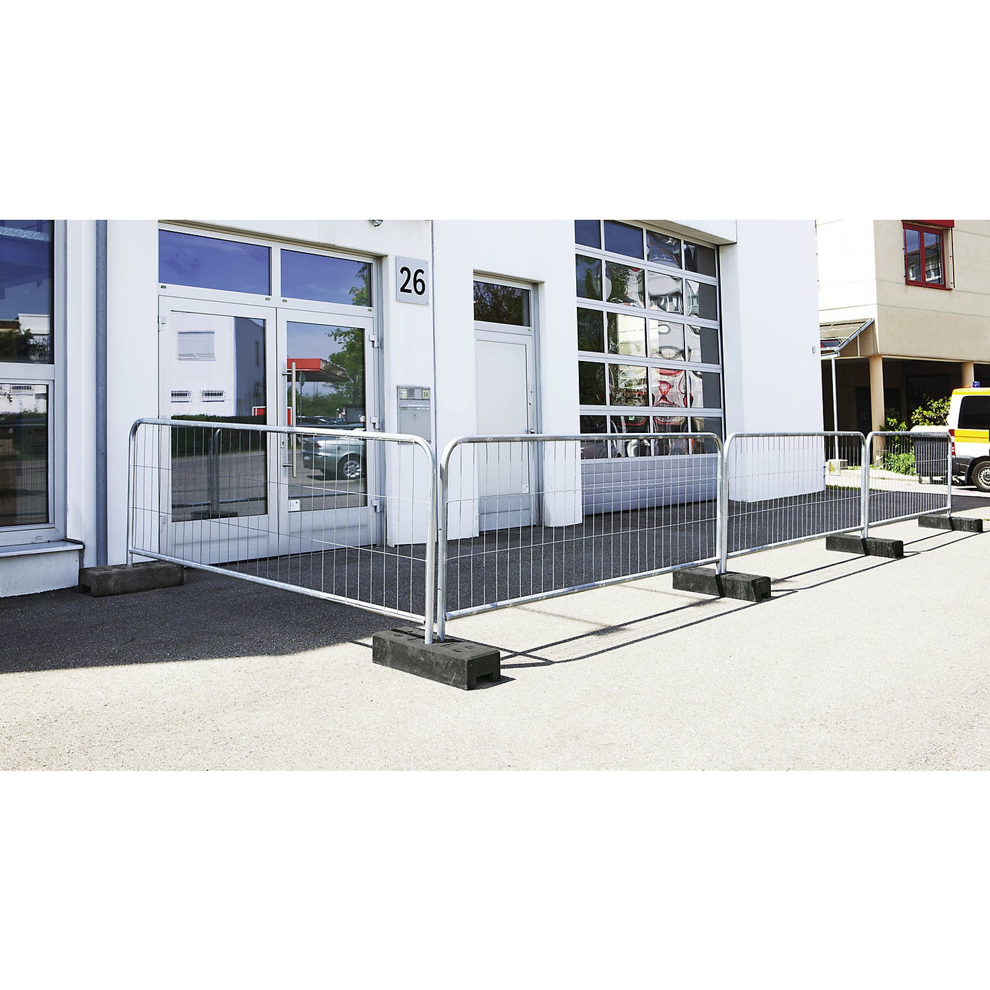 Site fencing, zinc plated, HxW 1200 x 3000 mm, with curved corners.