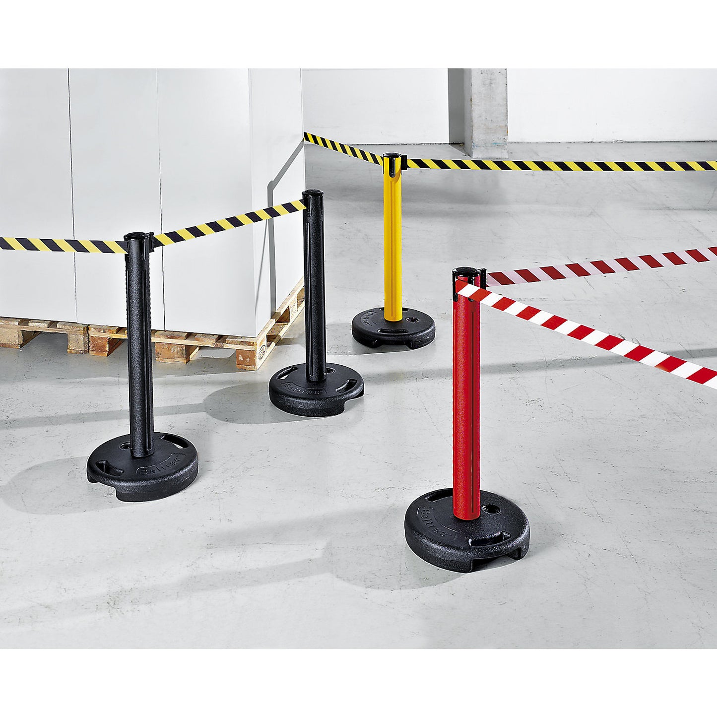 Belt barrier made of plastic, belt extends to max. 3700 mm, post black, belt yellow / black.