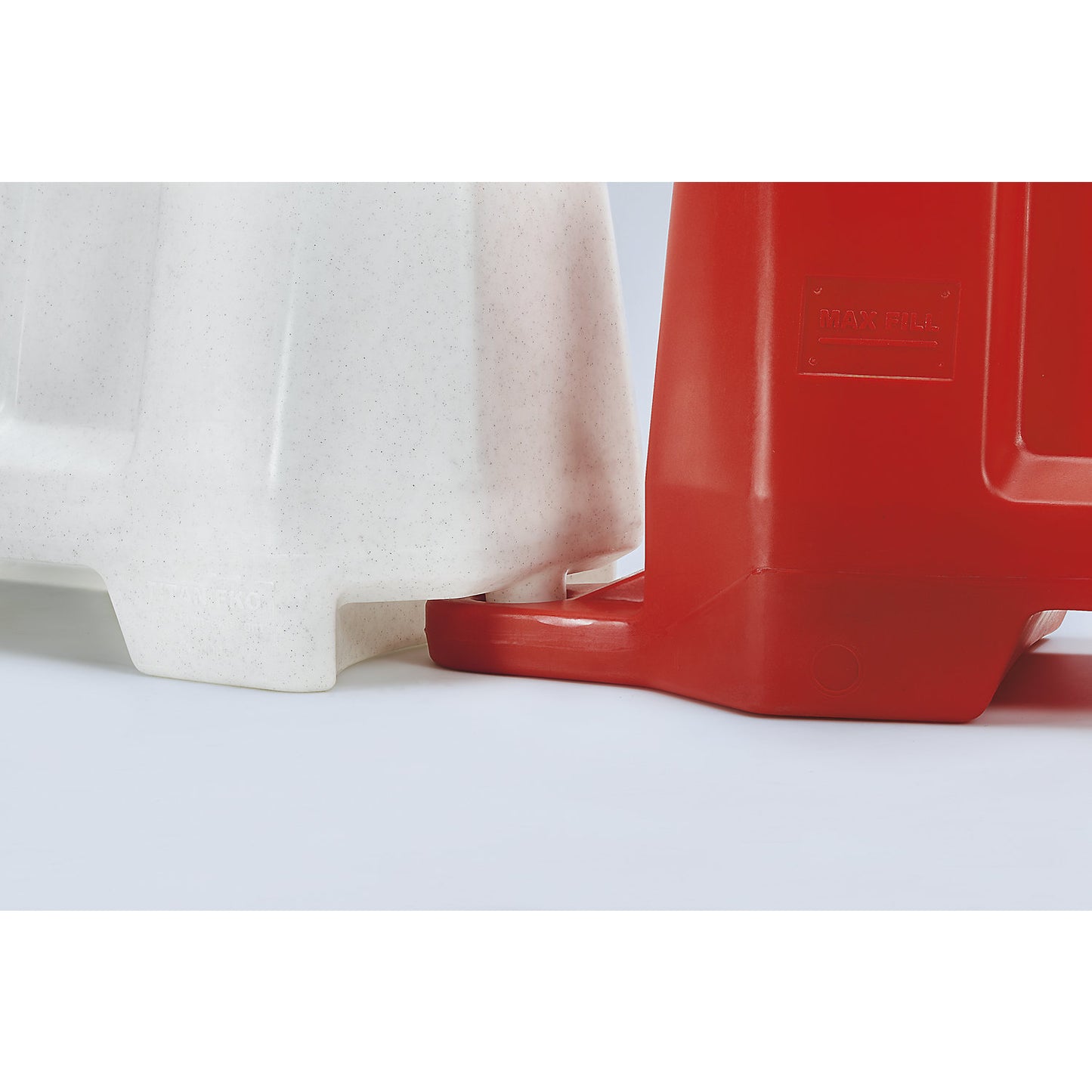 Lane divider, plastic, LxWxH 1210 x 400 x 810 mm, red.