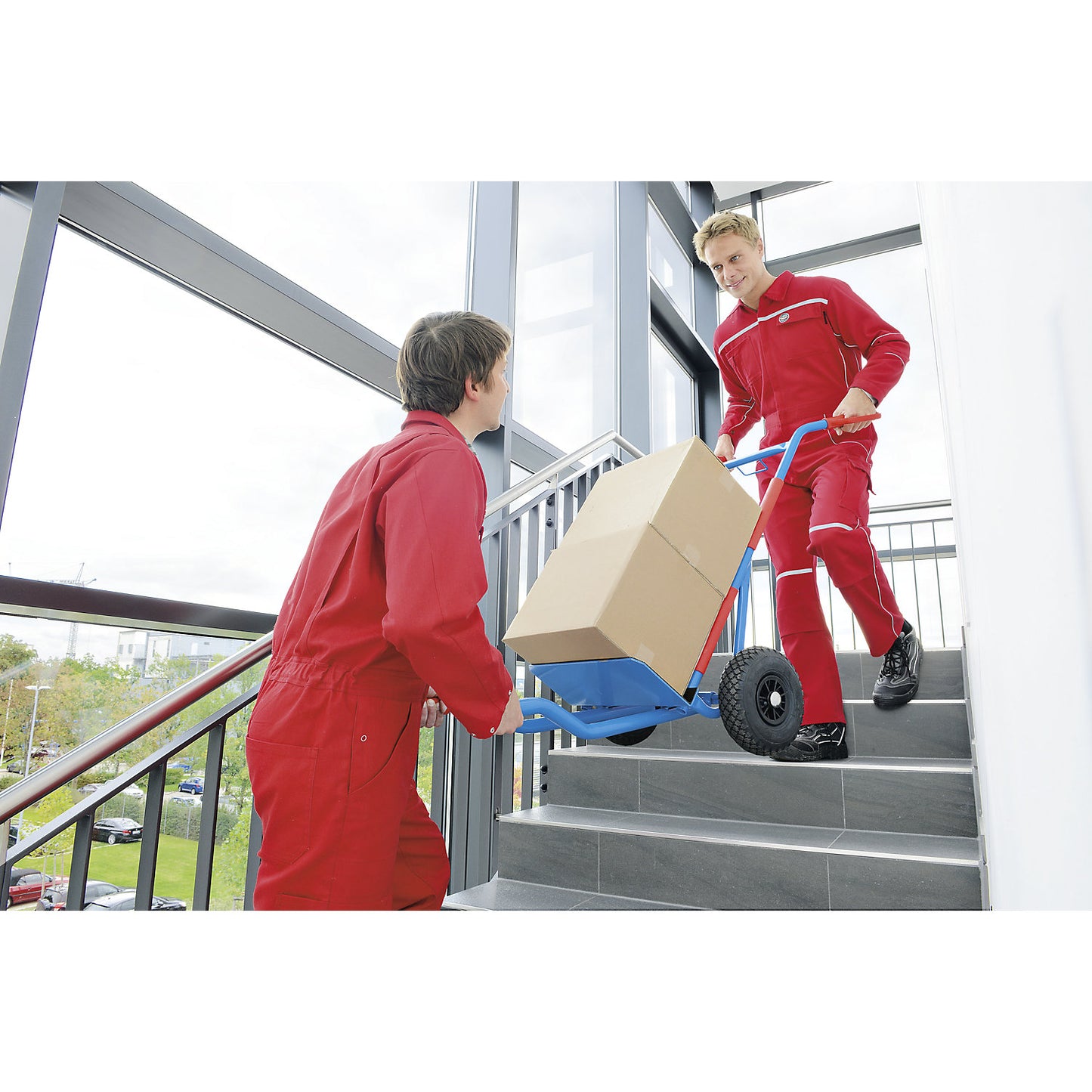 Steel sack truck, model: push and carry truck, with practical support struts.