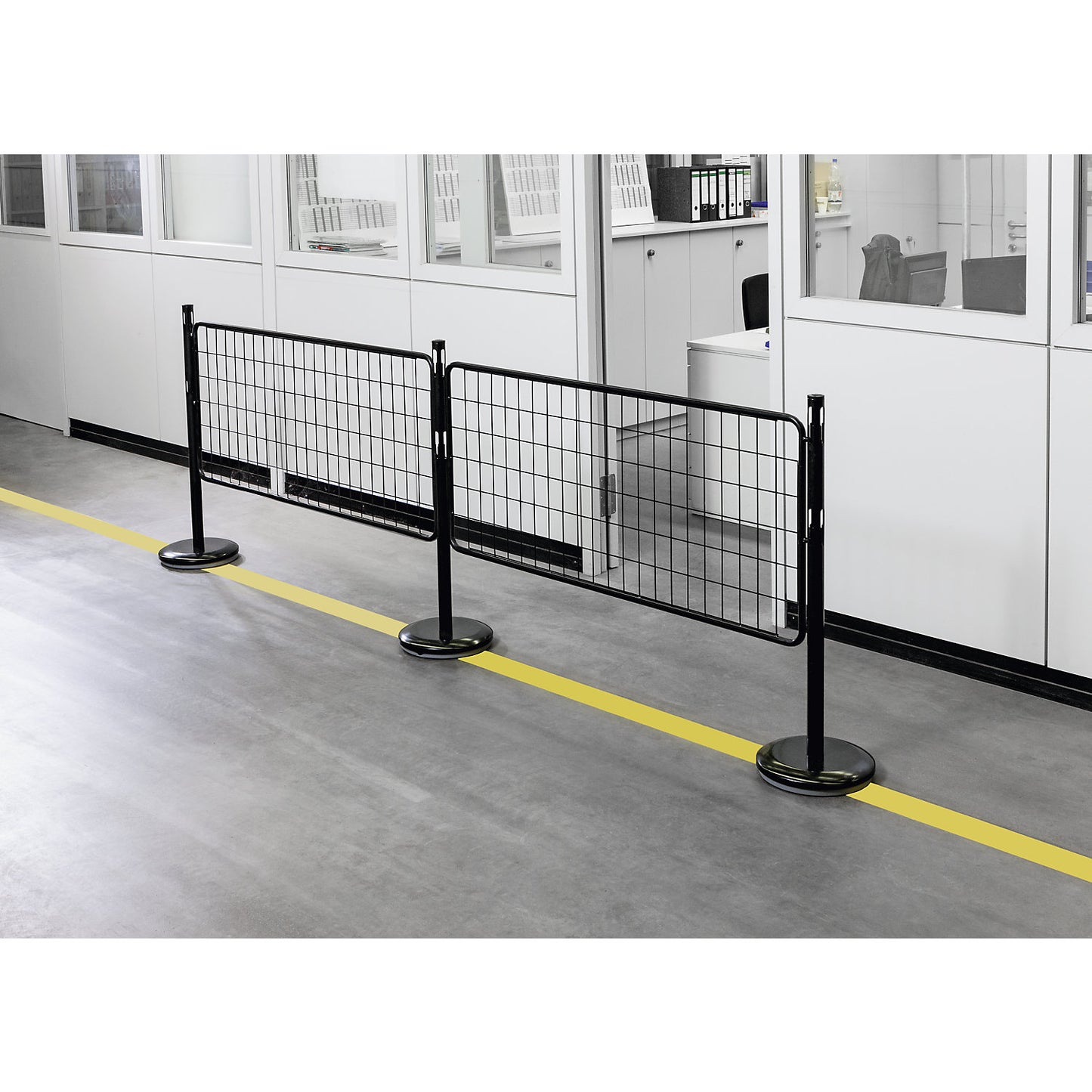 Barrier post extension set with mesh, 1 post, 1 mesh panel, black.