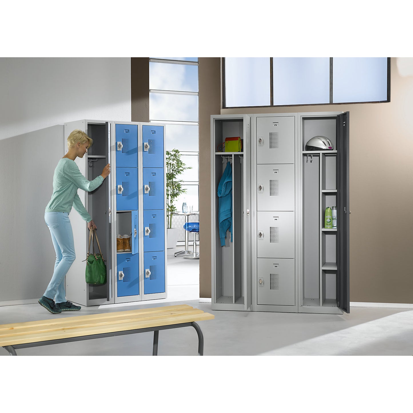 Amsterdam 4-fold compartment locker, 2 compartments, light grey / light blue, W 600 mm, 8 compartments, rotary bolt.