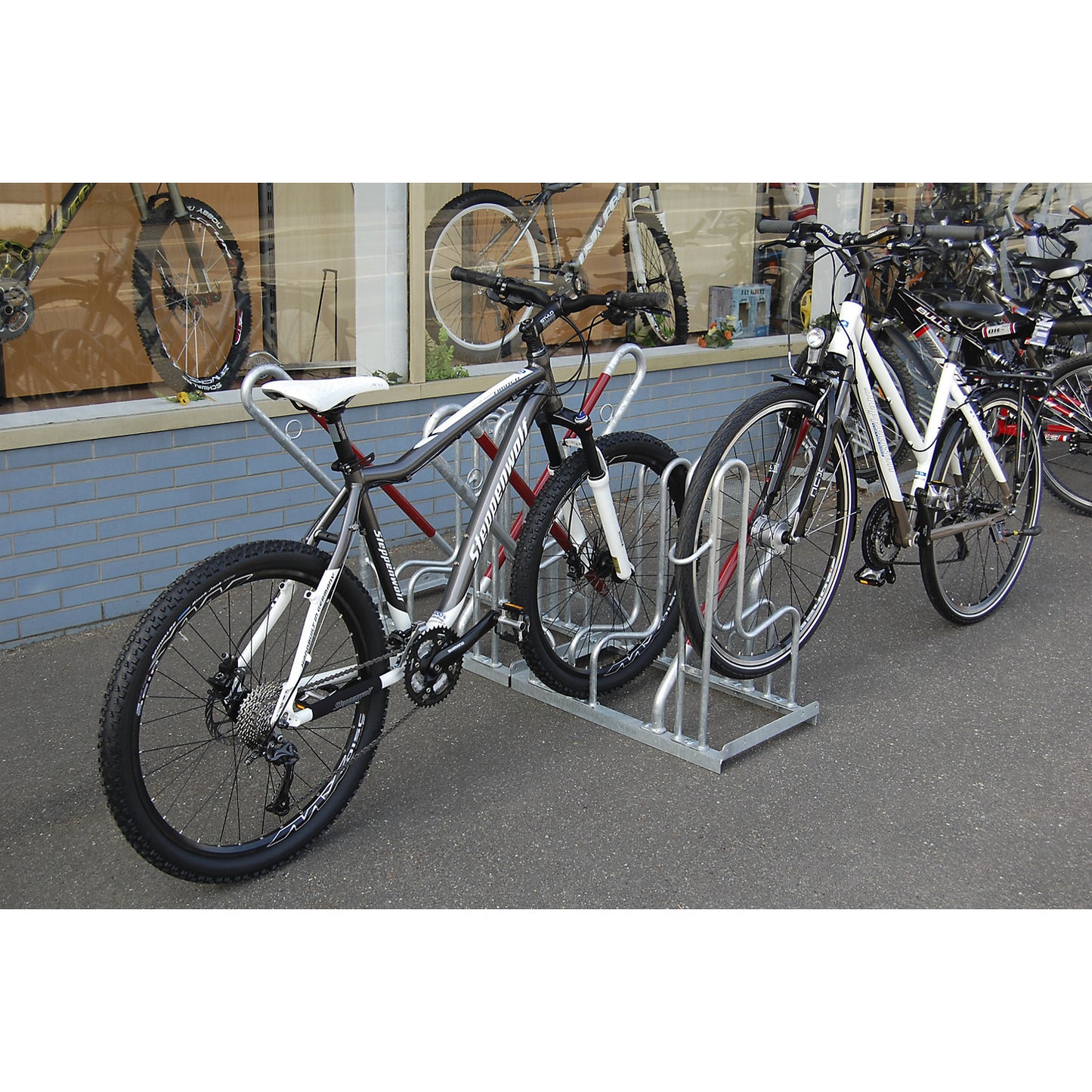 Lean-to bicycle rack, 4500 XBF, two sided model, 2 x 6 parking spaces.