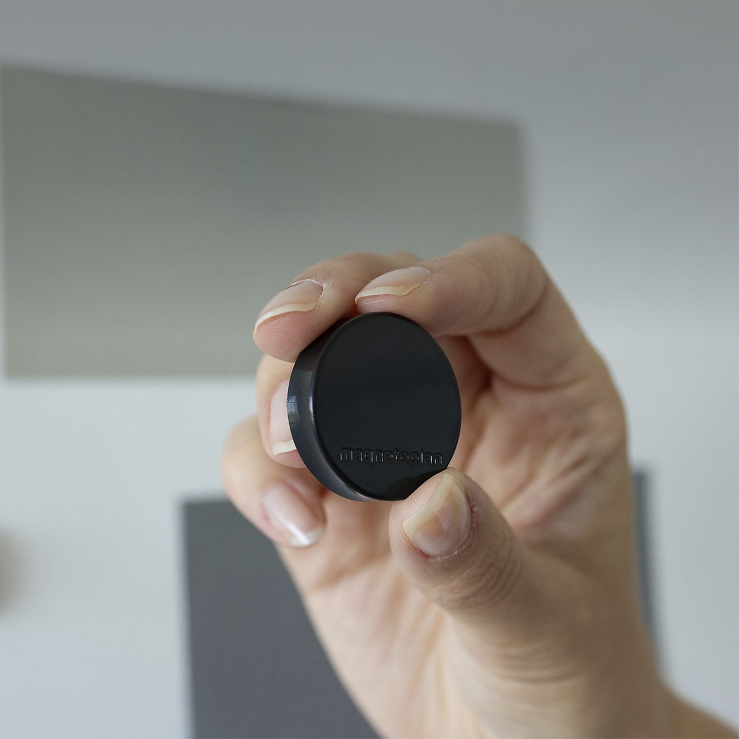 Ergo magnet, Ø 30 mm, pack of 60, black.