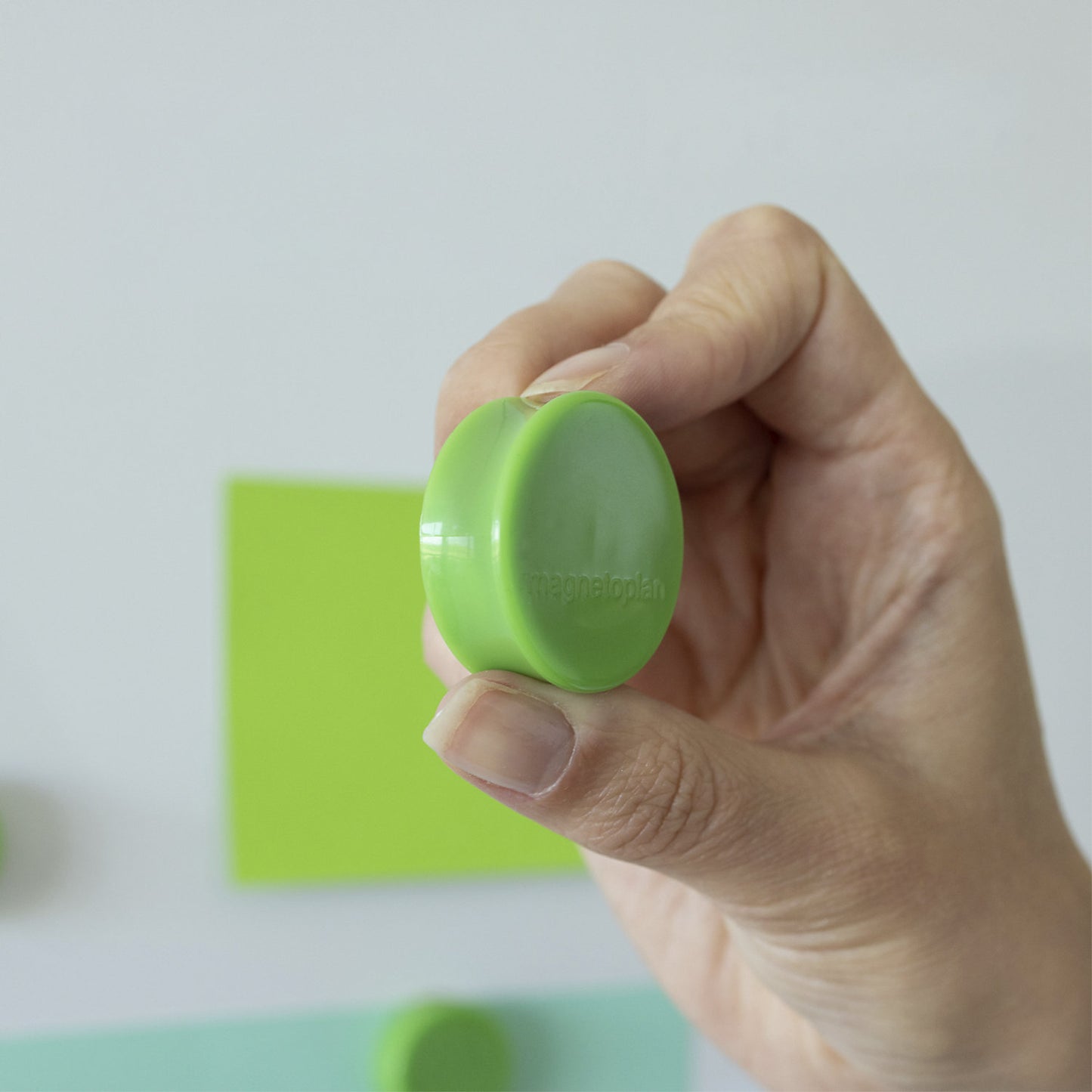 Ergo magnet, Ø 34 mm, pack of 50, may green.