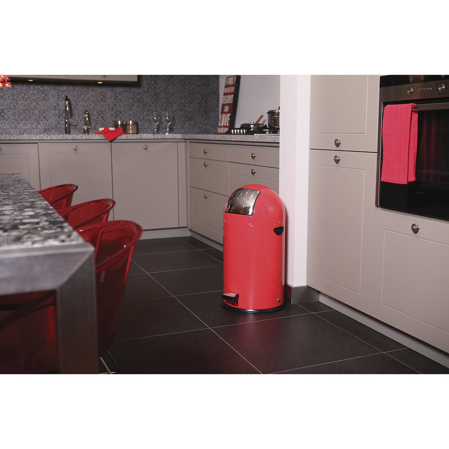 Push rubbish bin with pedal, capacity 33 l, HxØ 700 x 350 mm, red.