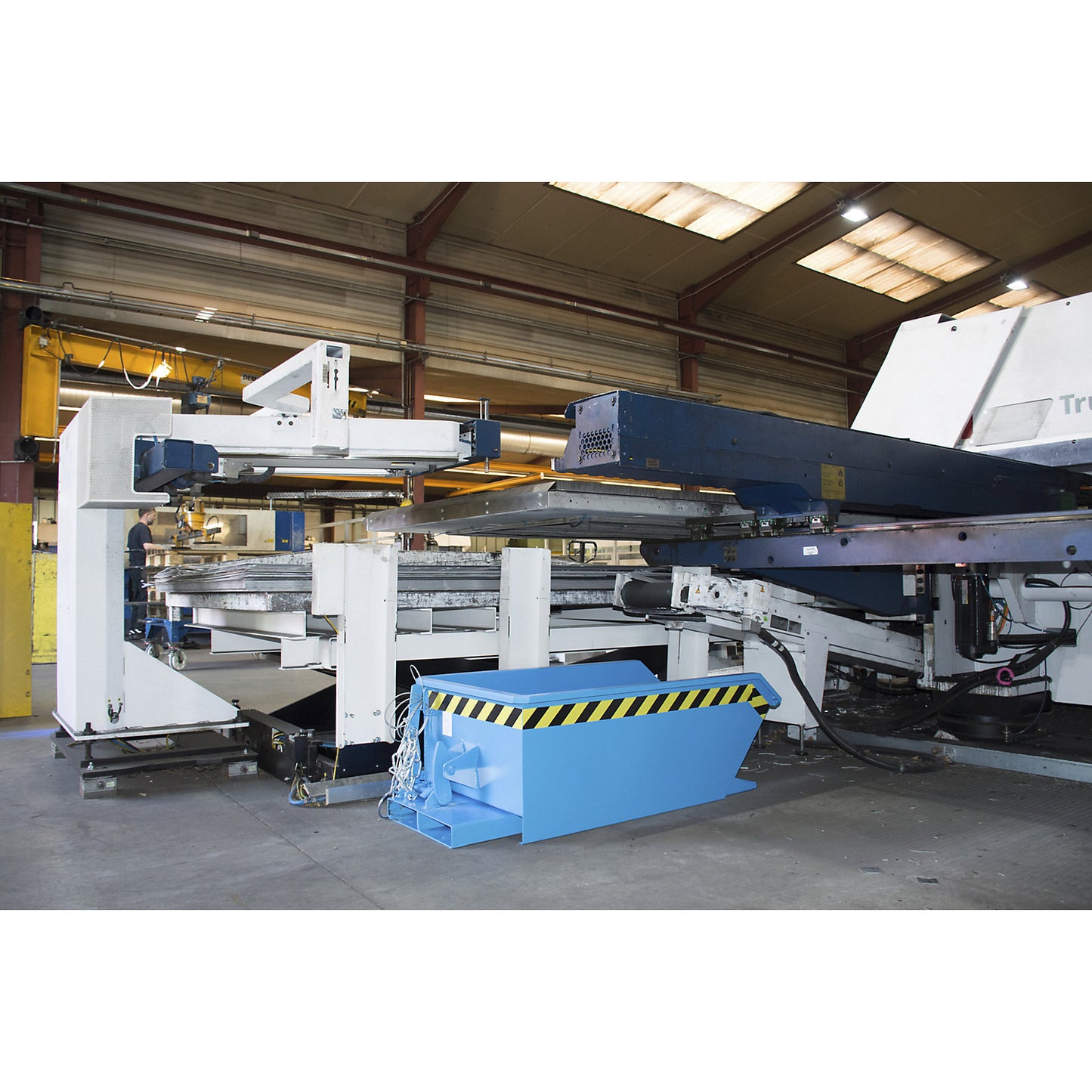 Mini tilting skip, low front edge, capacity 0.61 m³, red RAL 3000.