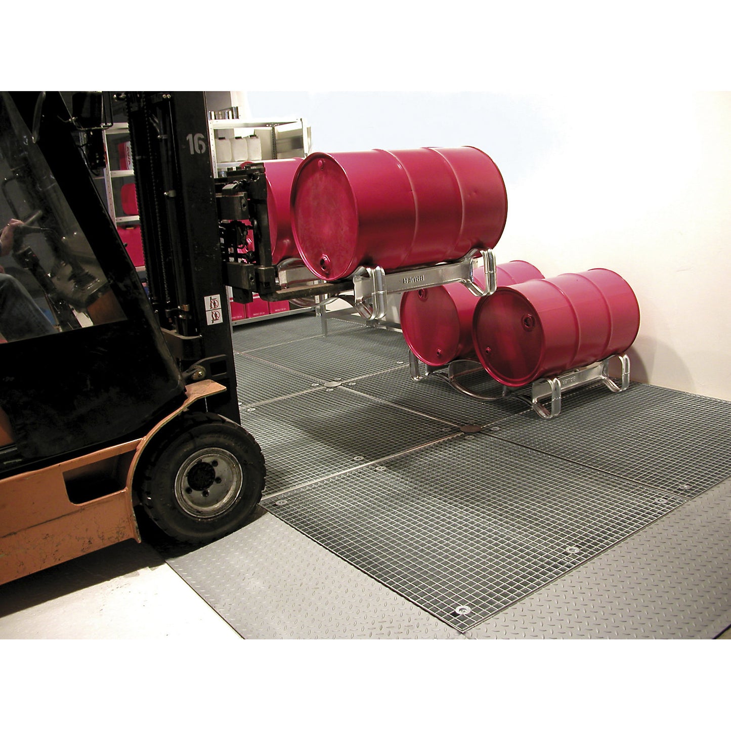 Low profile steel sump tray, width 1350 mm, length 1350 mm, capacity 82 l.