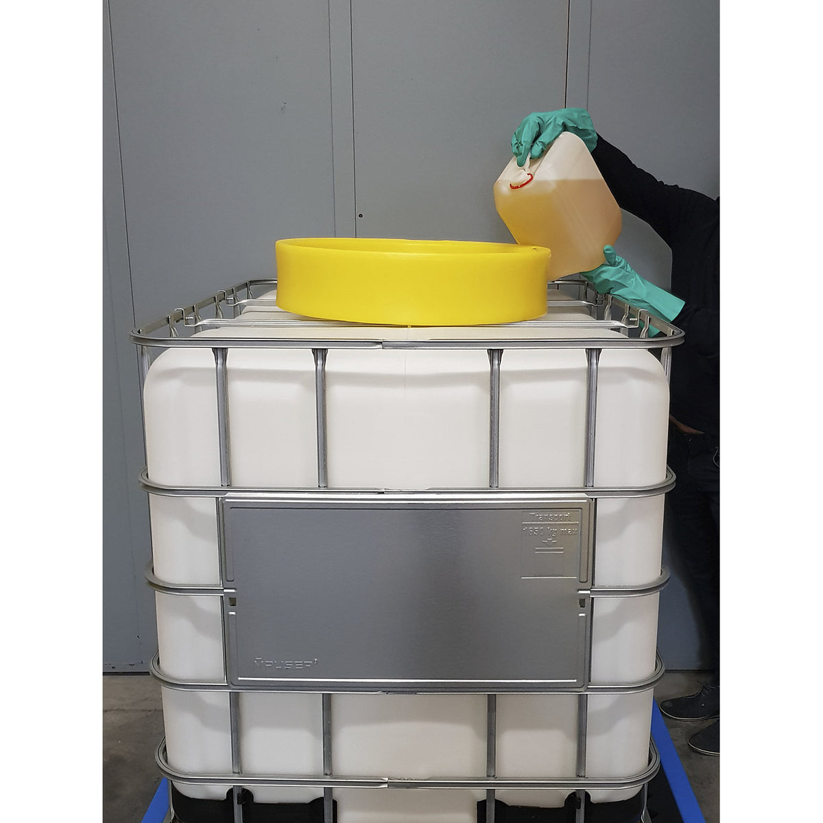 PE funnel for IBC/CTC tank container, with sieve and lid, yellow.