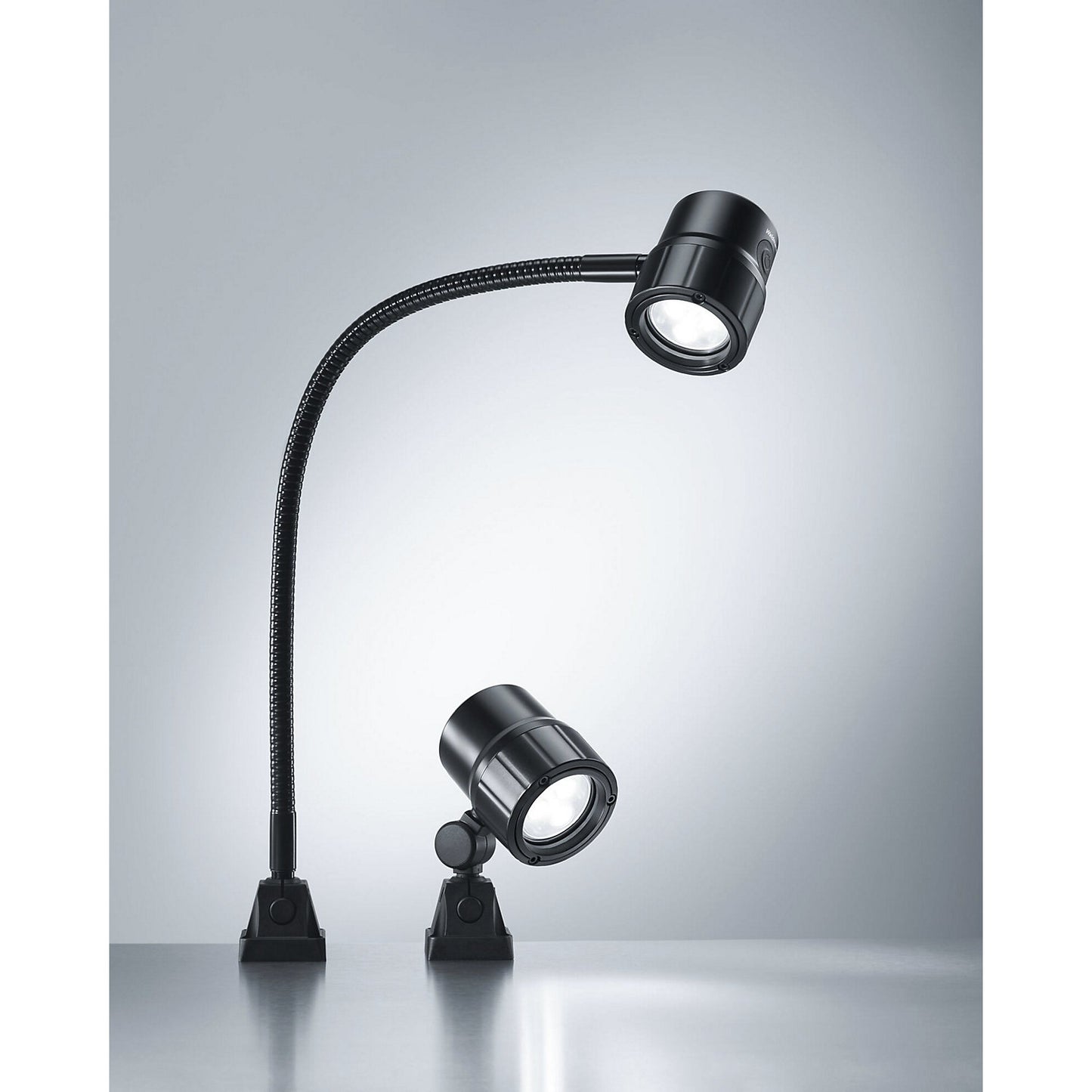 LED articulated head machine lamp, 5 W, beam angle 30°.