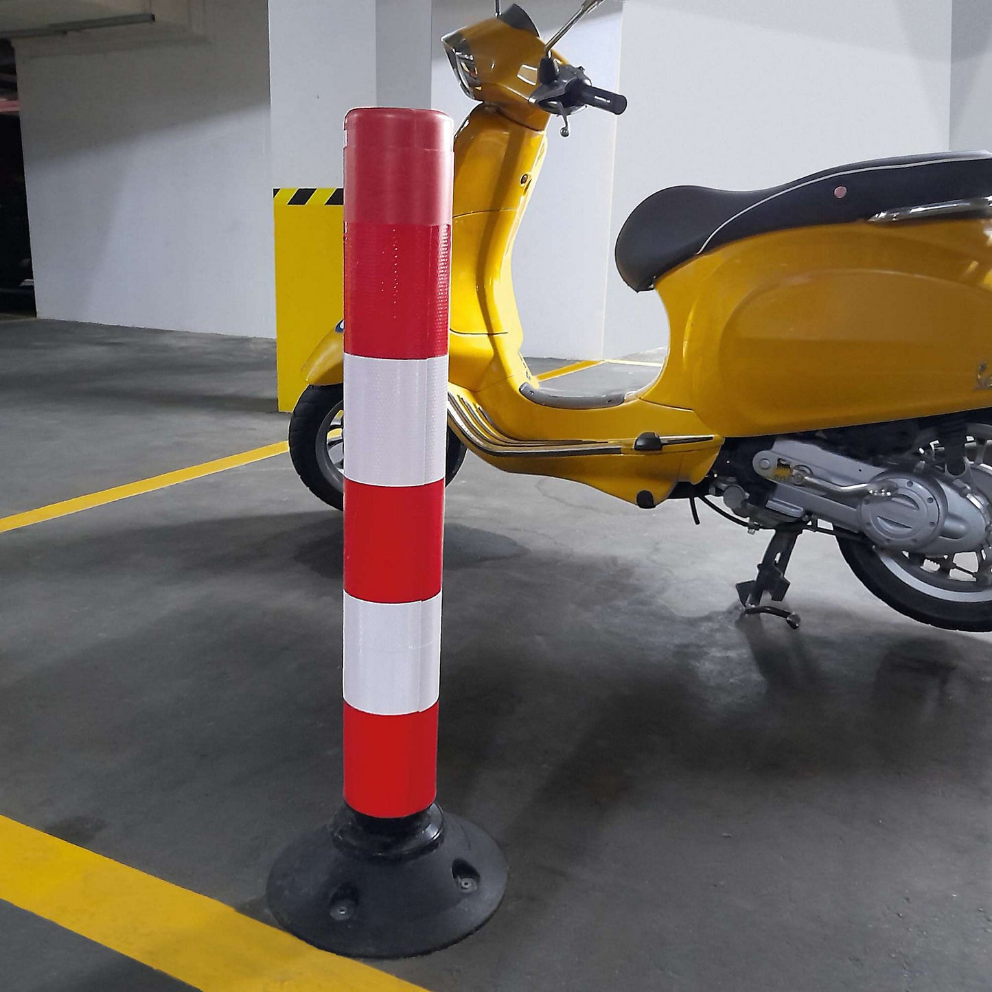 LeitPin traffic cylinder, height 460 mm, red / white reflective.