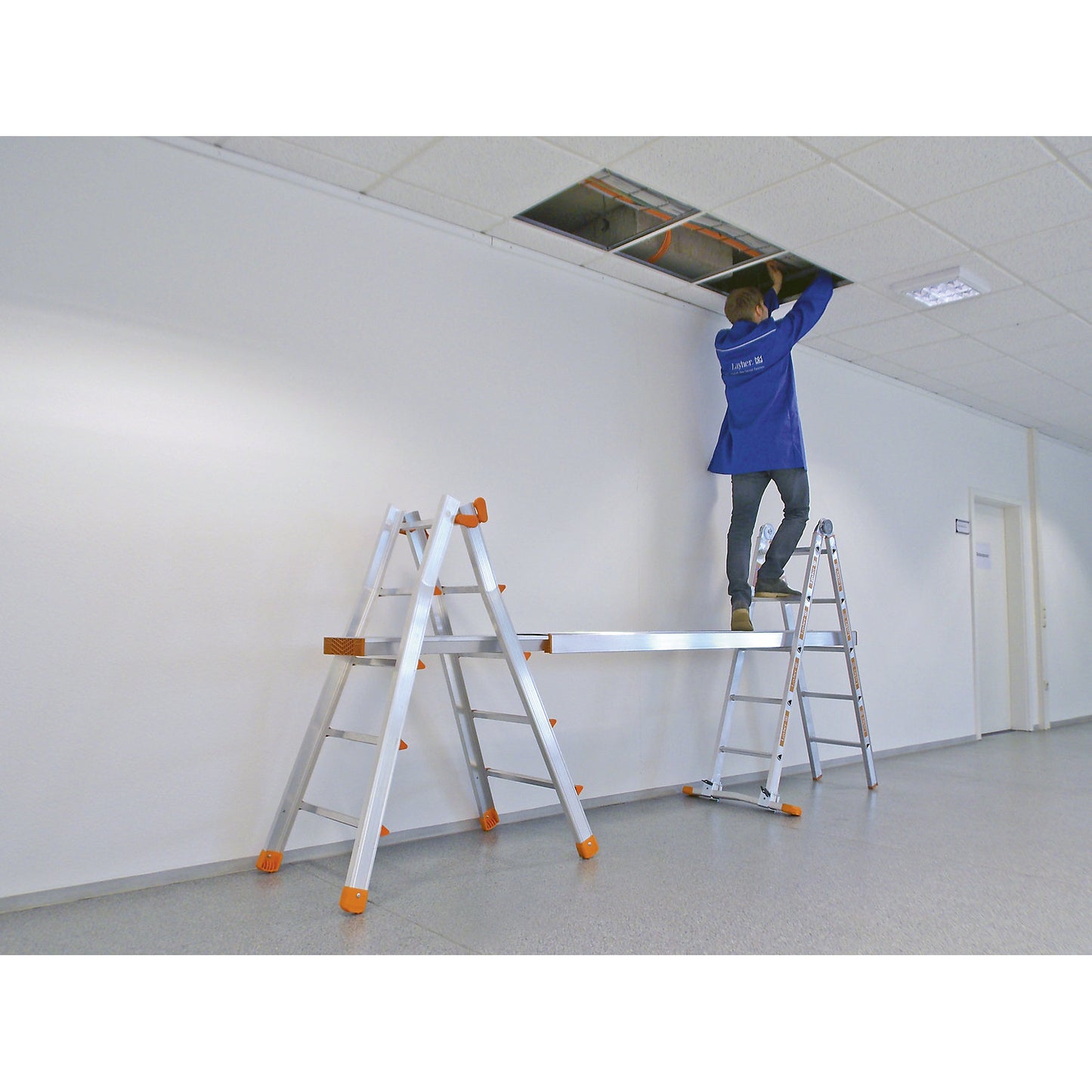 Aluminium telescopic plank, max. load 150 kg, length 2.5 m - 4.4 m.
