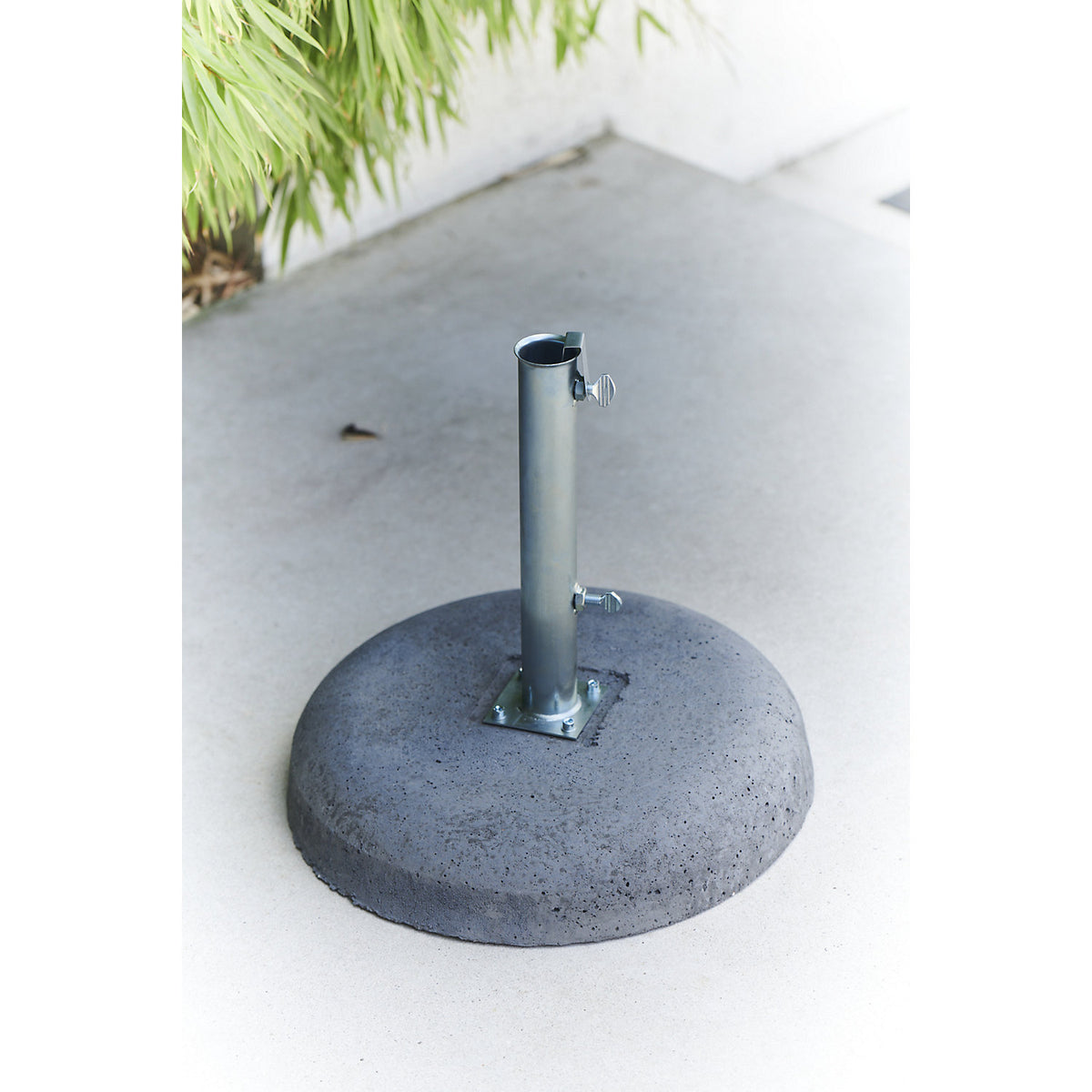 Parasol base, round, made of natural concrete, for pole Ø up to 38 mm.