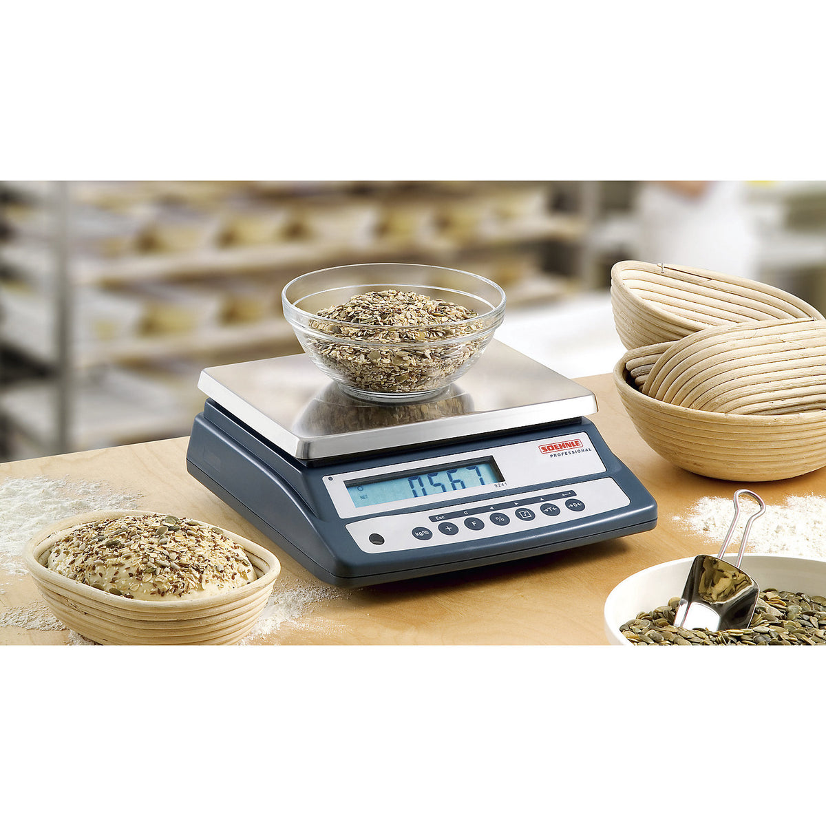 Compact/counting scales, easy to operate, weighing range up to 30 kg, read-out accuracy 1 g, weighing plate 300 x 225 mm.