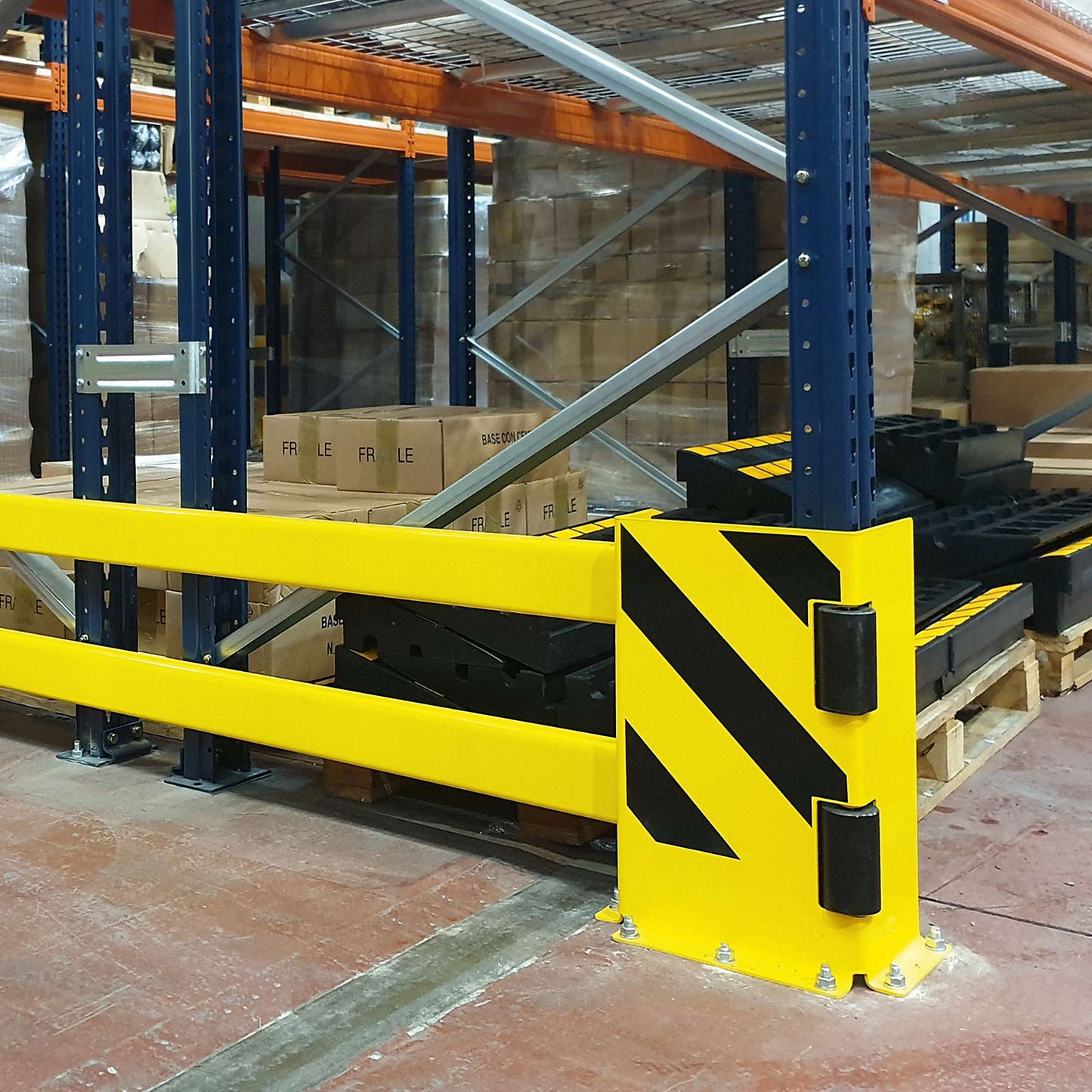 Rack protection guard rails B, HxW 500 x 190 mm, extendable to 1300 mm.