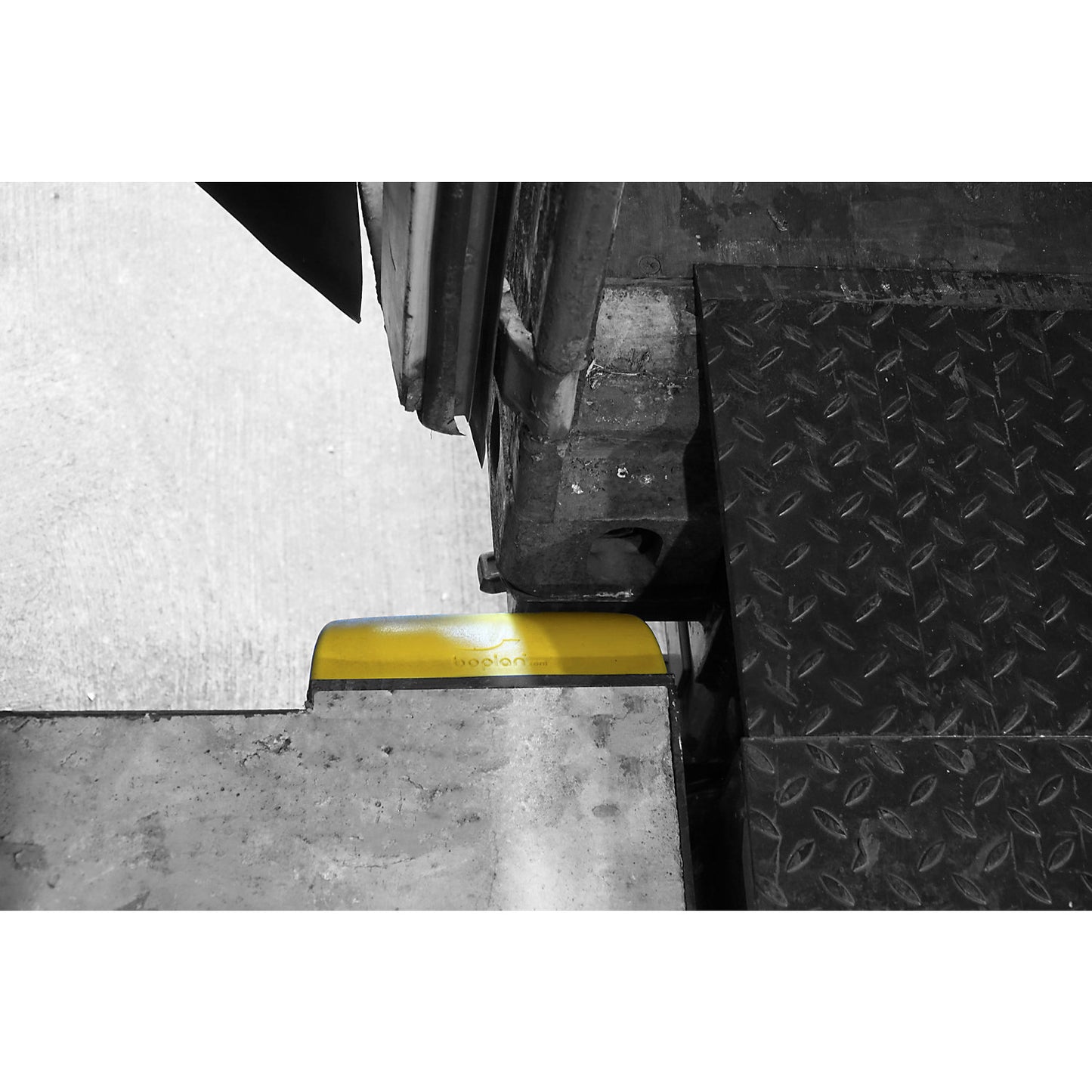 Collision protection, loading ramp, plastic, yellow, 450 x 250 x 100 mm.