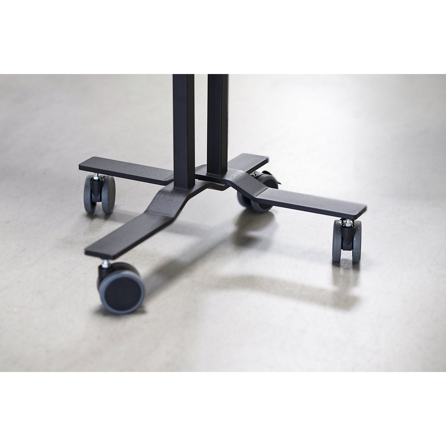Partition, mobile, made of plexiglass, with aluminium frame, HxWxD 1990 x 1598 x 490 mm.