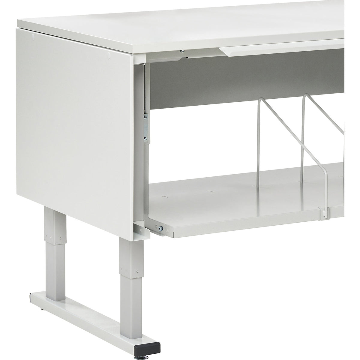 Shelf, max. load 60 kg, width 870 mm.