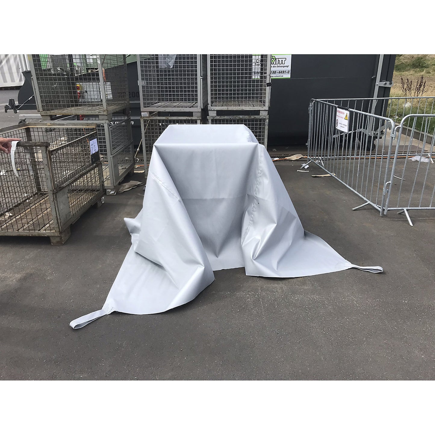 PREMIUM Li-ion battery fire containment cover, LxWxH 1250 x 850 x 1160 mm, for mesh pallet/pallets.