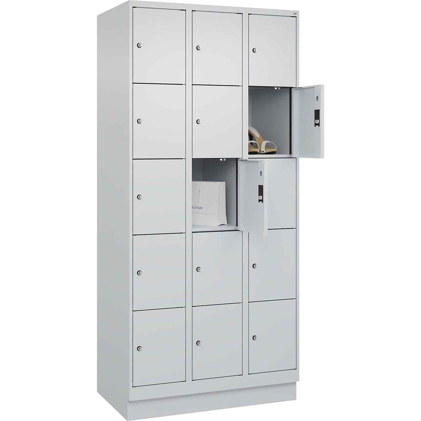 Evolo PLUS 5-fold compartment locker, 3 compartments, light grey, W 900 mm, 15 compartments, with base plinth, cylinder lock.