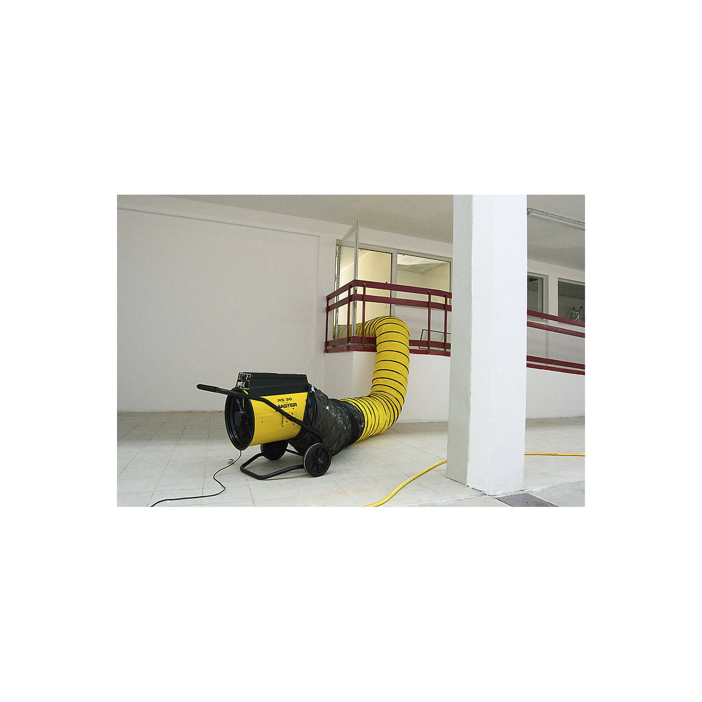 RS 40 electric heater, 380 - 400 V / 3 ~ 50 Hz, LxWxH 990 x 710 x 800 mm.
