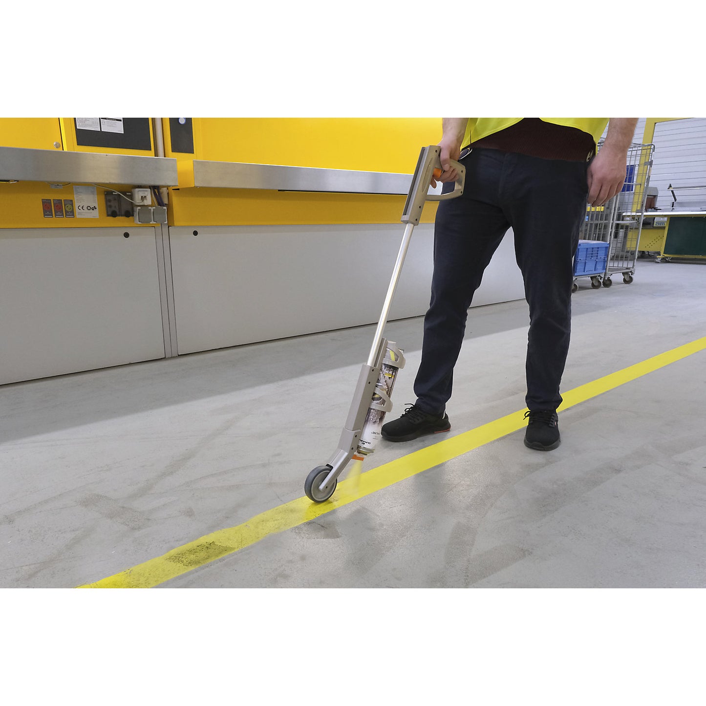 DURALINE® EasyTrack S floor marking trolley, line width 60 mm, suitable for 750 ml cans.
